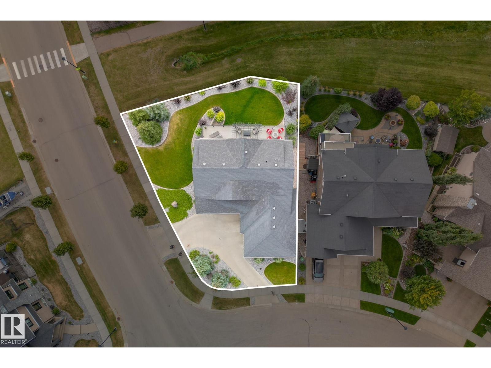 4001 TRIOMPHE BV, Beaumont