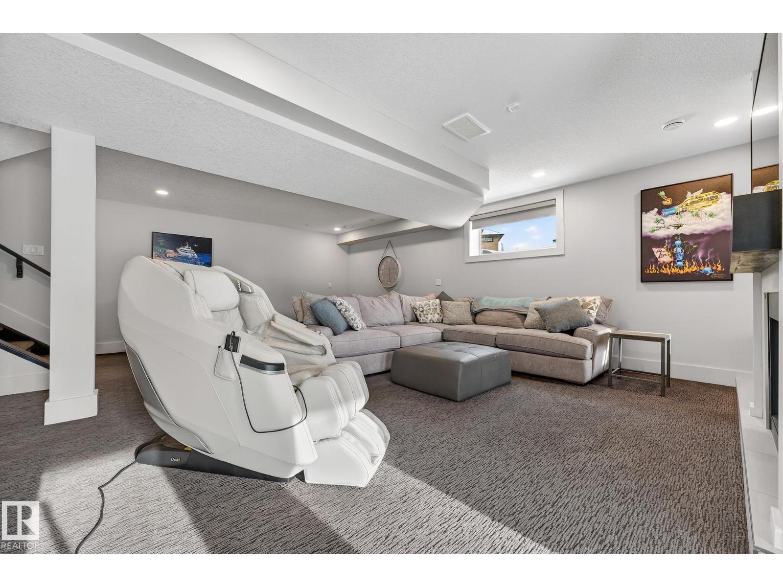 4001 TRIOMPHE BV, Beaumont