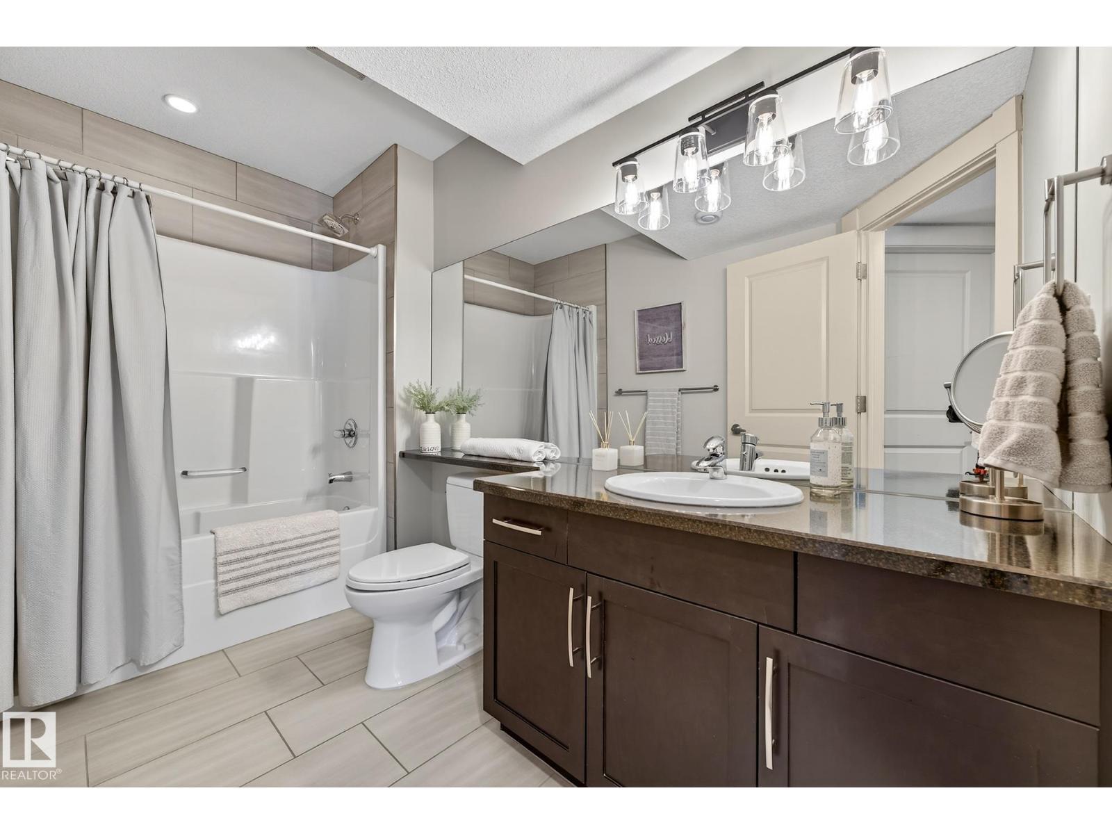 4001 TRIOMPHE BV, Beaumont