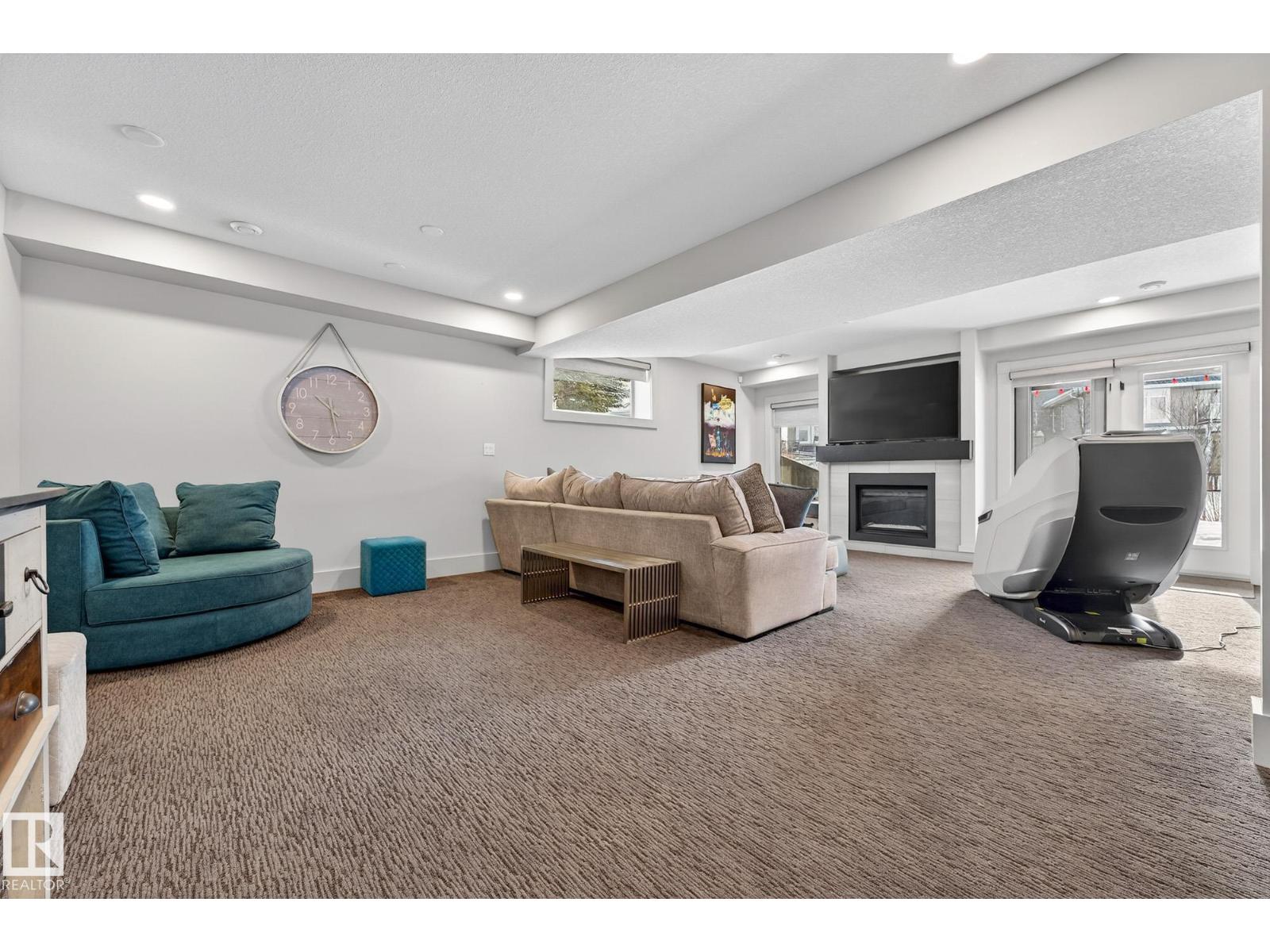 4001 TRIOMPHE BV, Beaumont