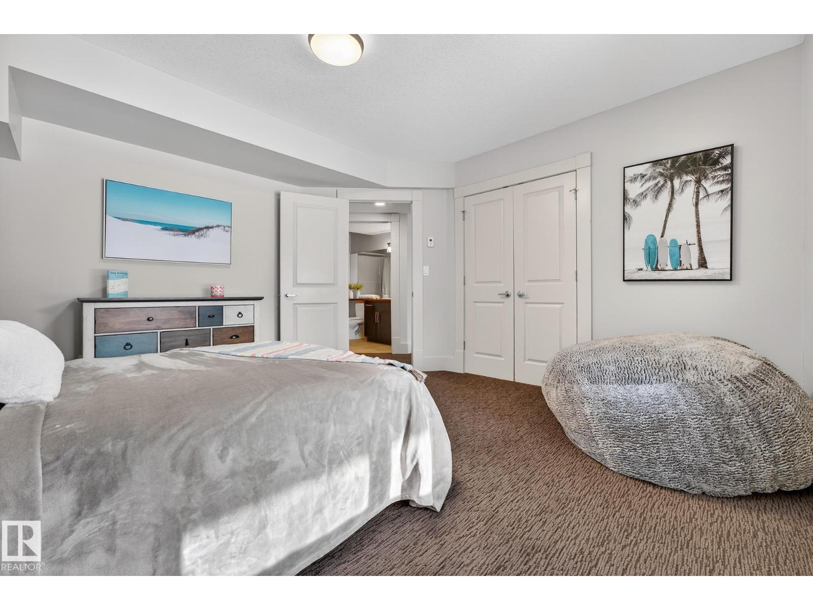 4001 TRIOMPHE BV, Beaumont