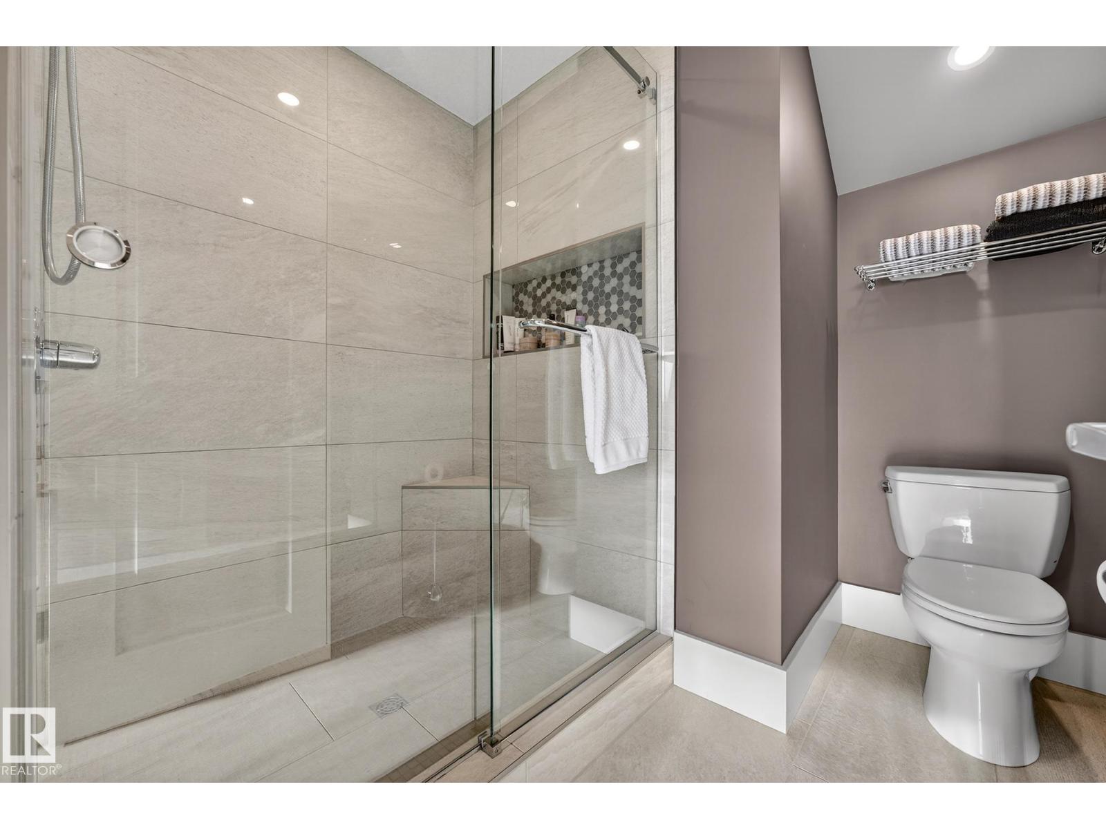 4001 TRIOMPHE BV, Beaumont