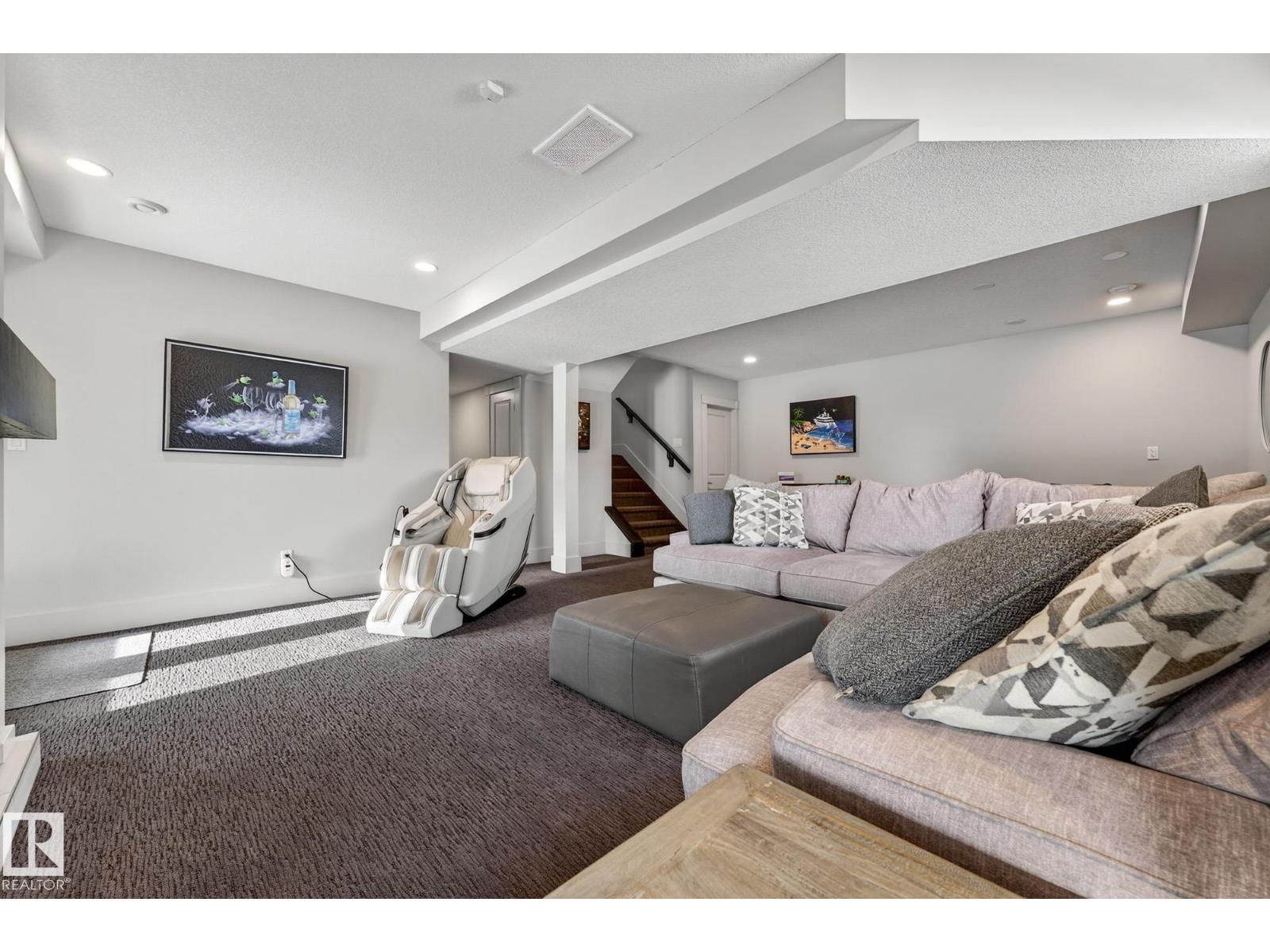 4001 TRIOMPHE BV, Beaumont