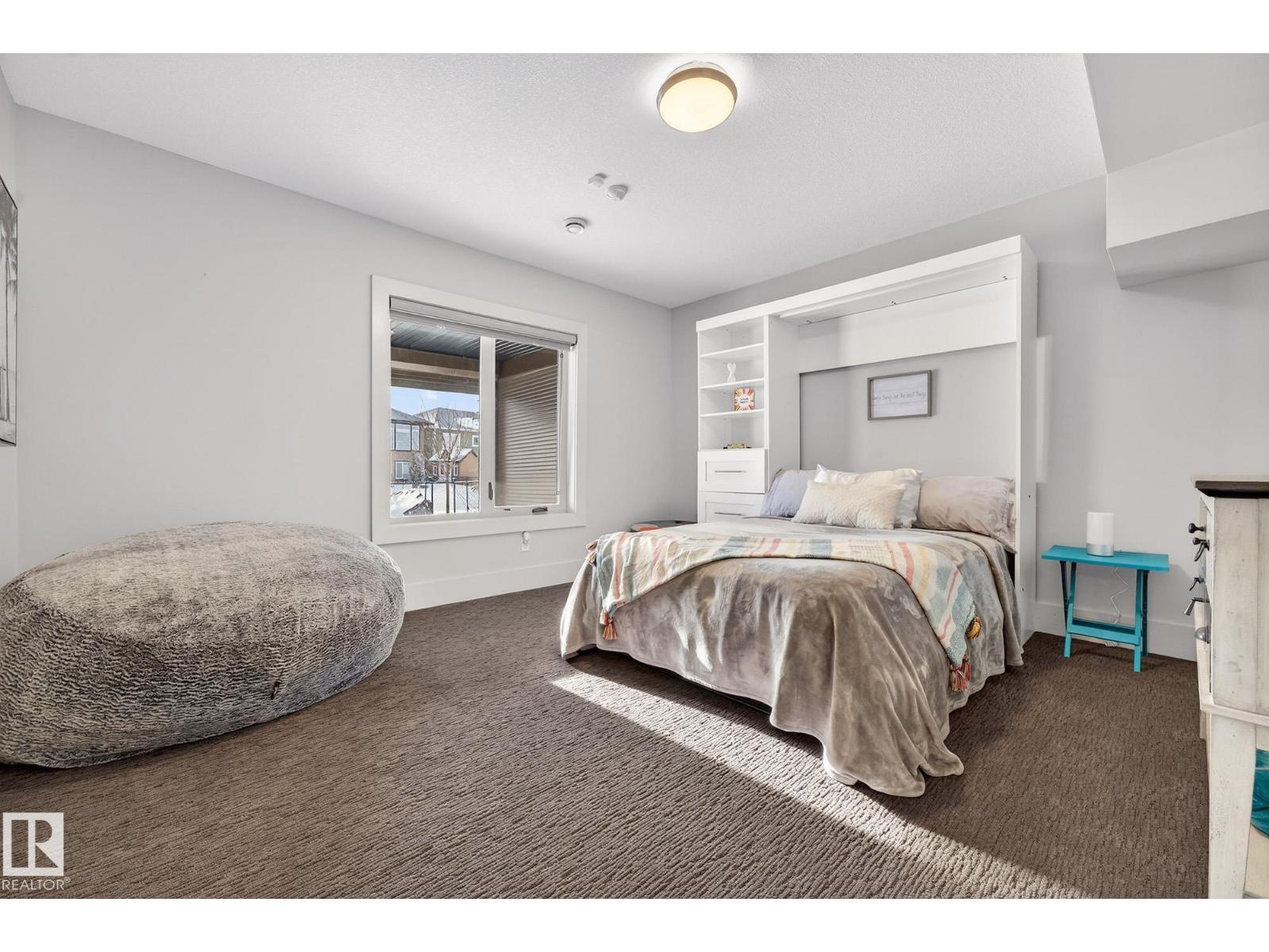 4001 TRIOMPHE BV, Beaumont