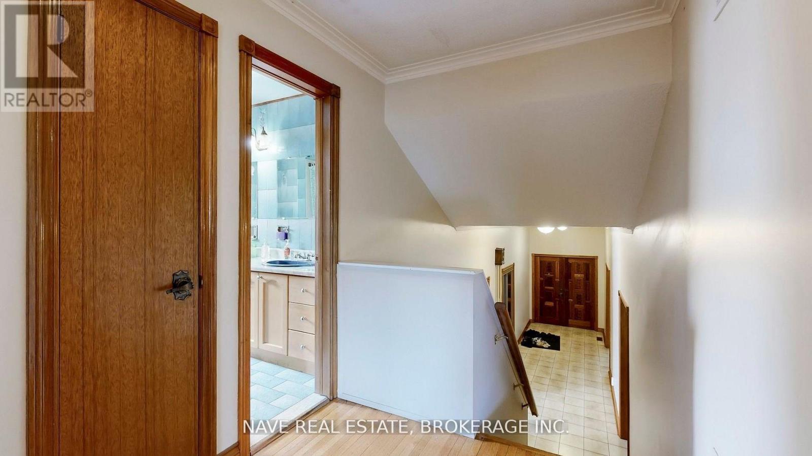 9747 BATHURST STREET - 10