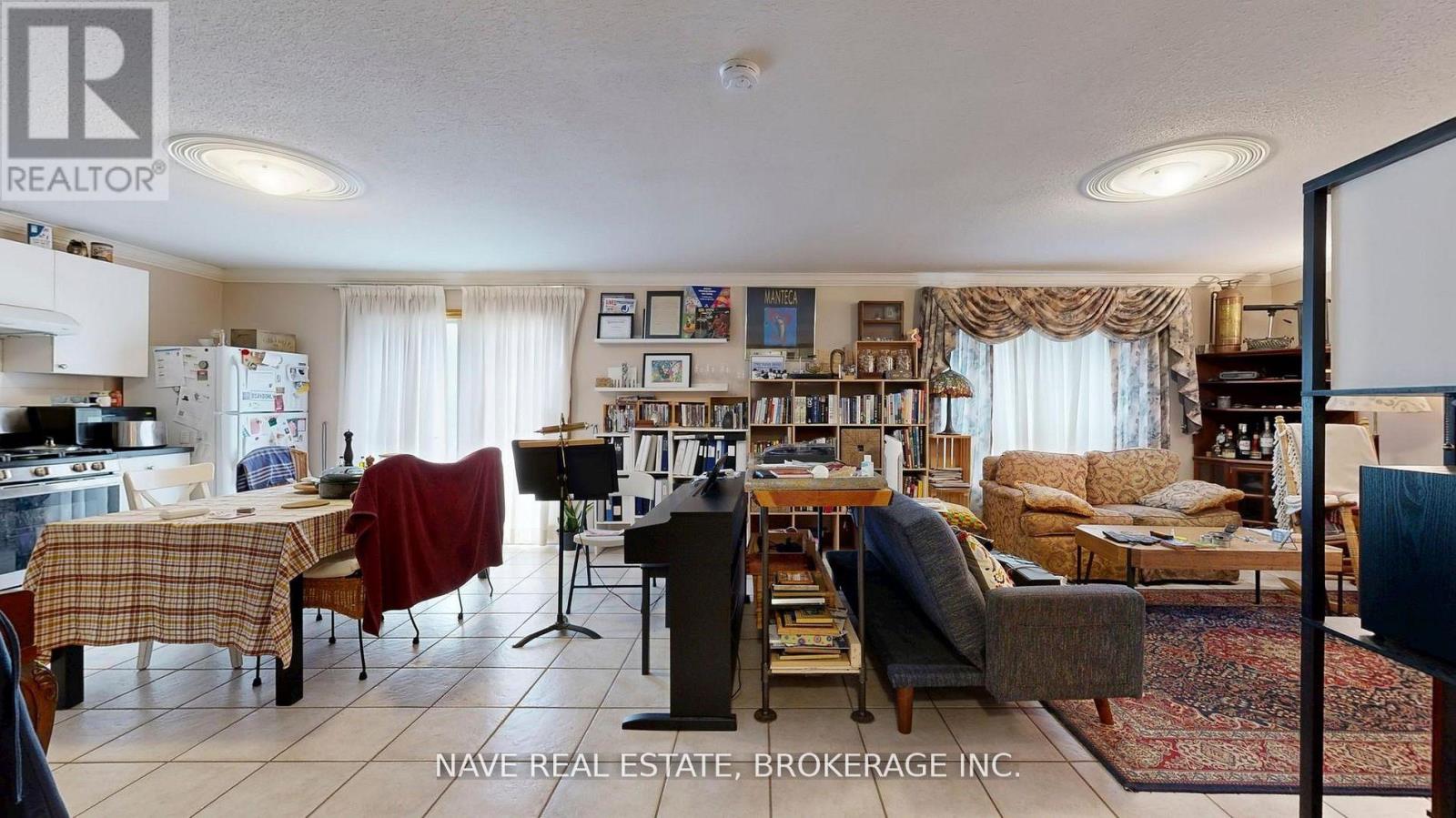 9747 BATHURST STREET - 19