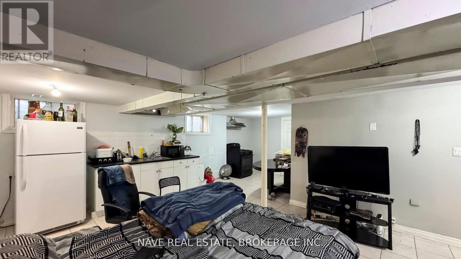 9747 BATHURST STREET - 34