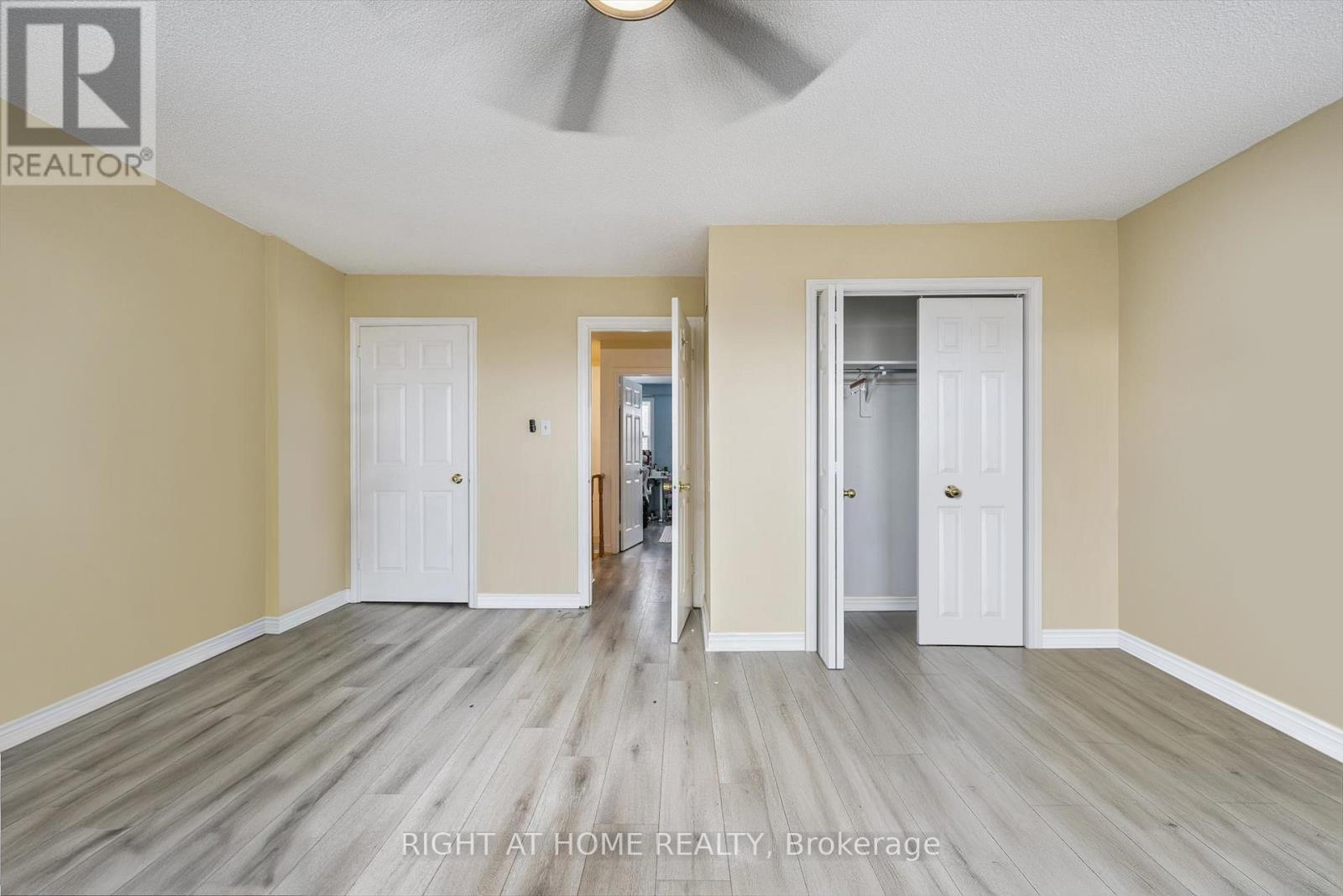 1070 QUEENS AVENUE, Oakville (CP College Park), Ontario