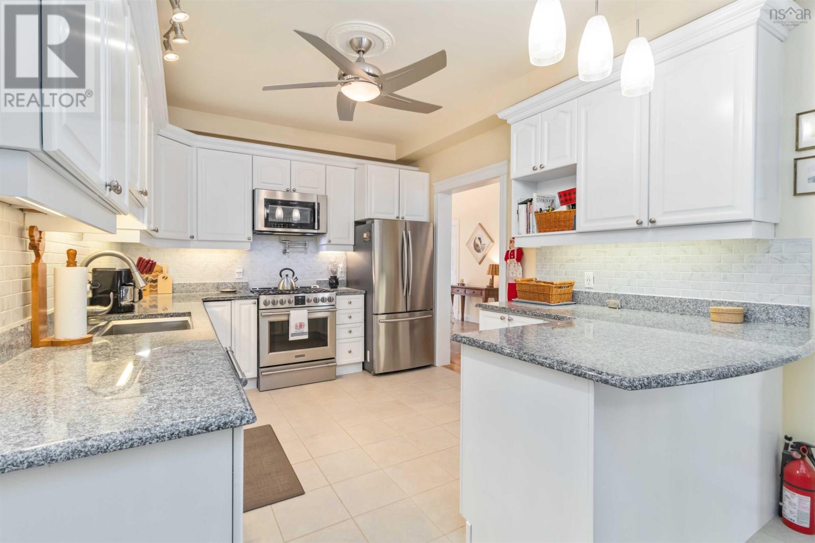 Property 28 of 52 of 34 Greenside Lane