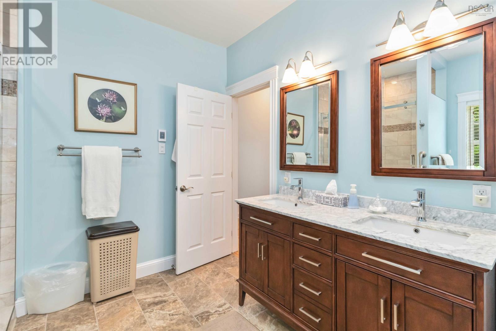 Property 24 of 52 of 34 Greenside Lane