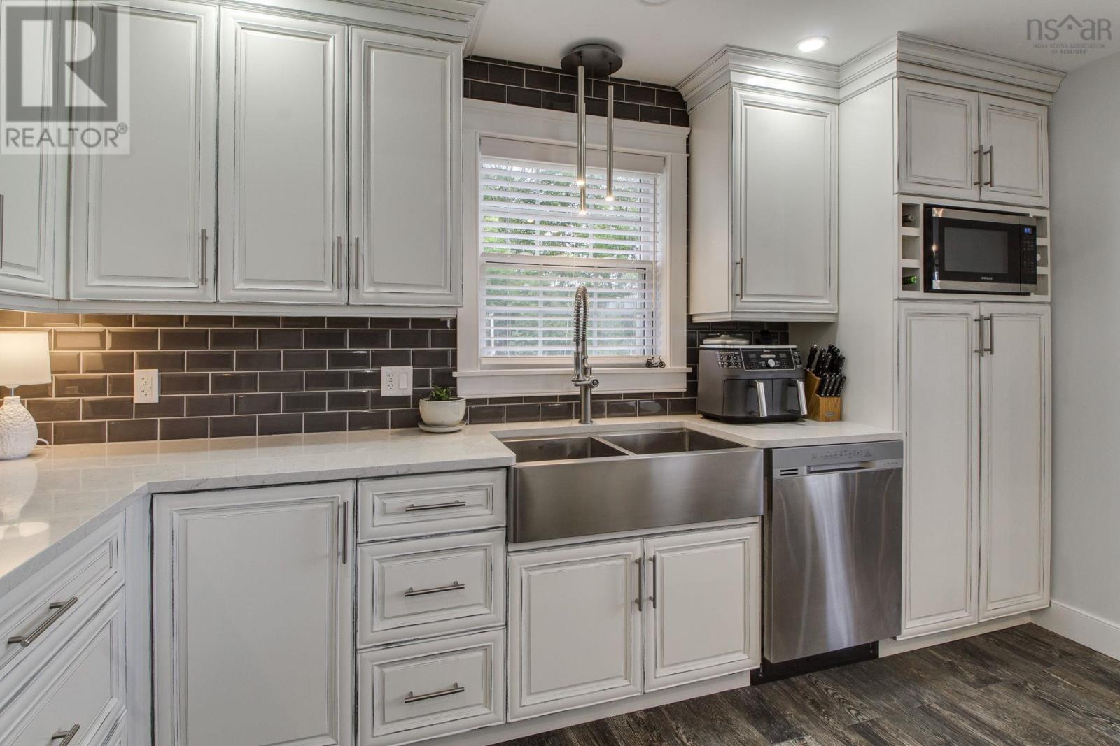 405 Townshipline Road - 16