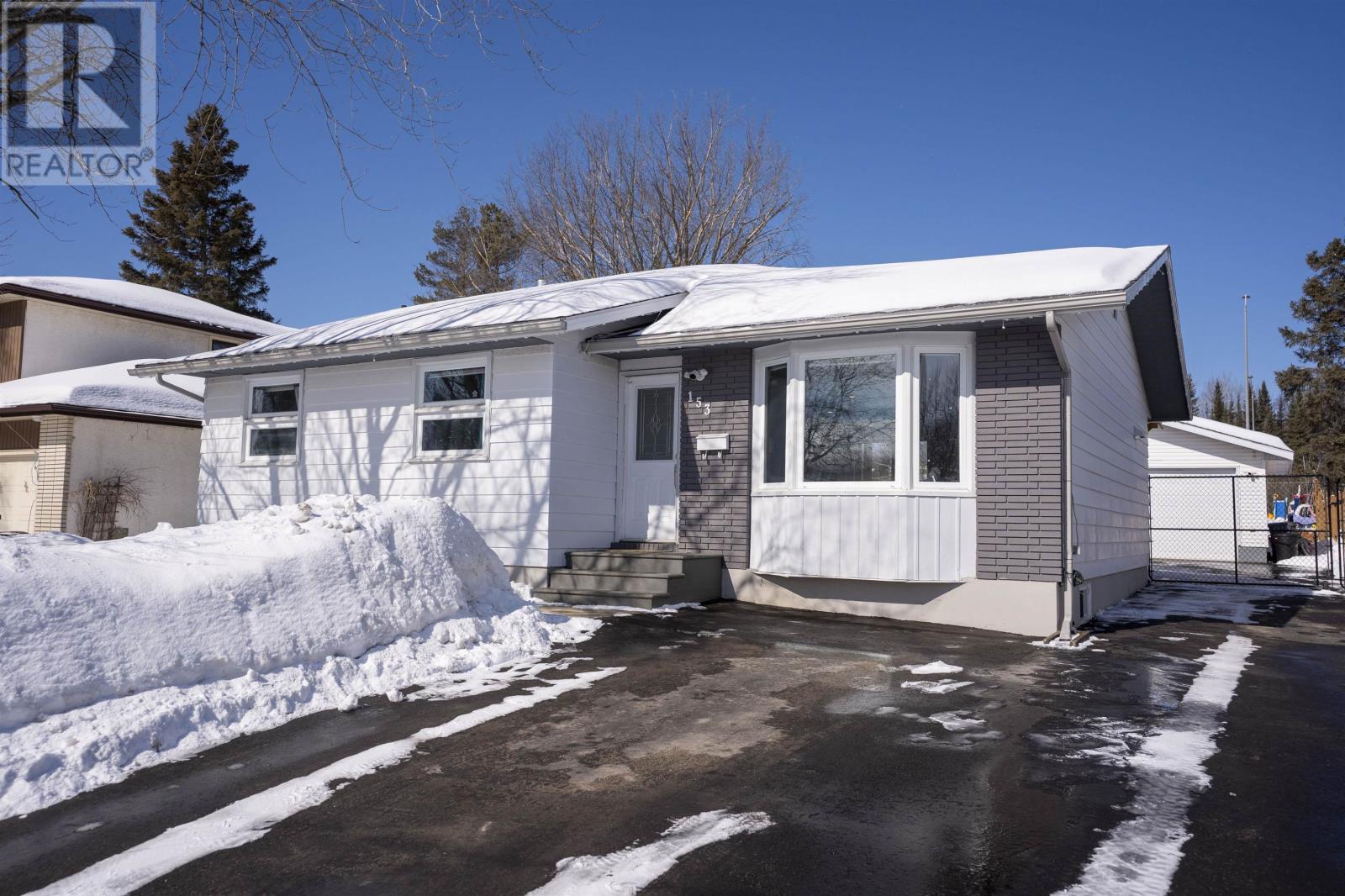 153 Fairbank CRES, Thunder Bay, Ontario