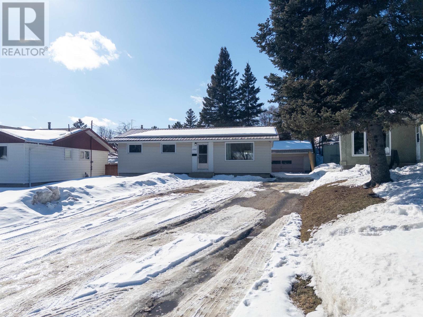 1102 Minto Avenue, Kenora, Ontario