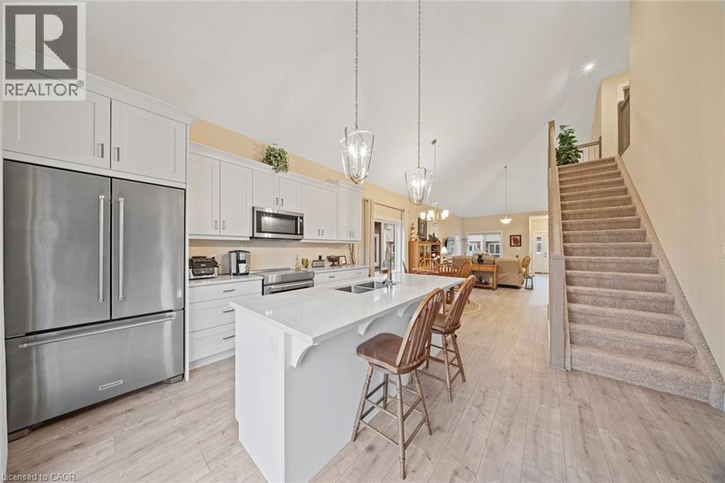 #10 744 NELSON Street W - 13