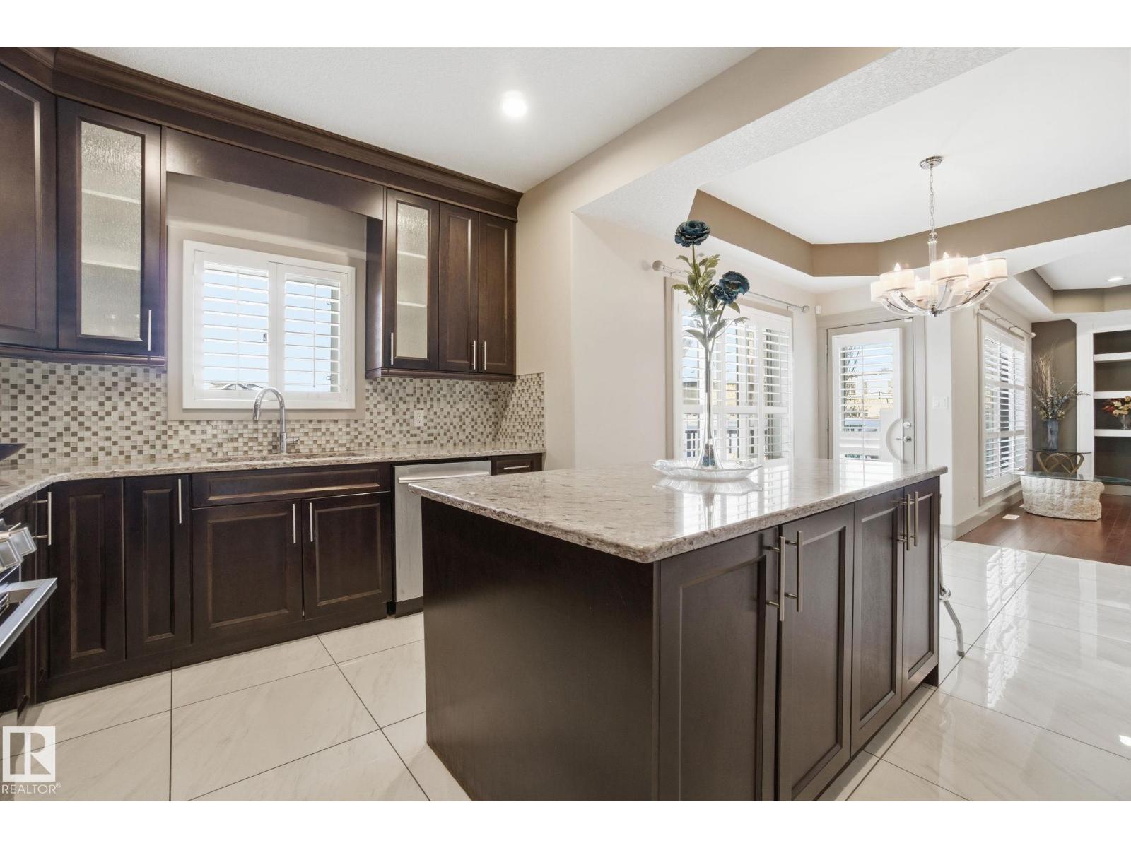 647 FRASER VISTA VS NW, Edmonton