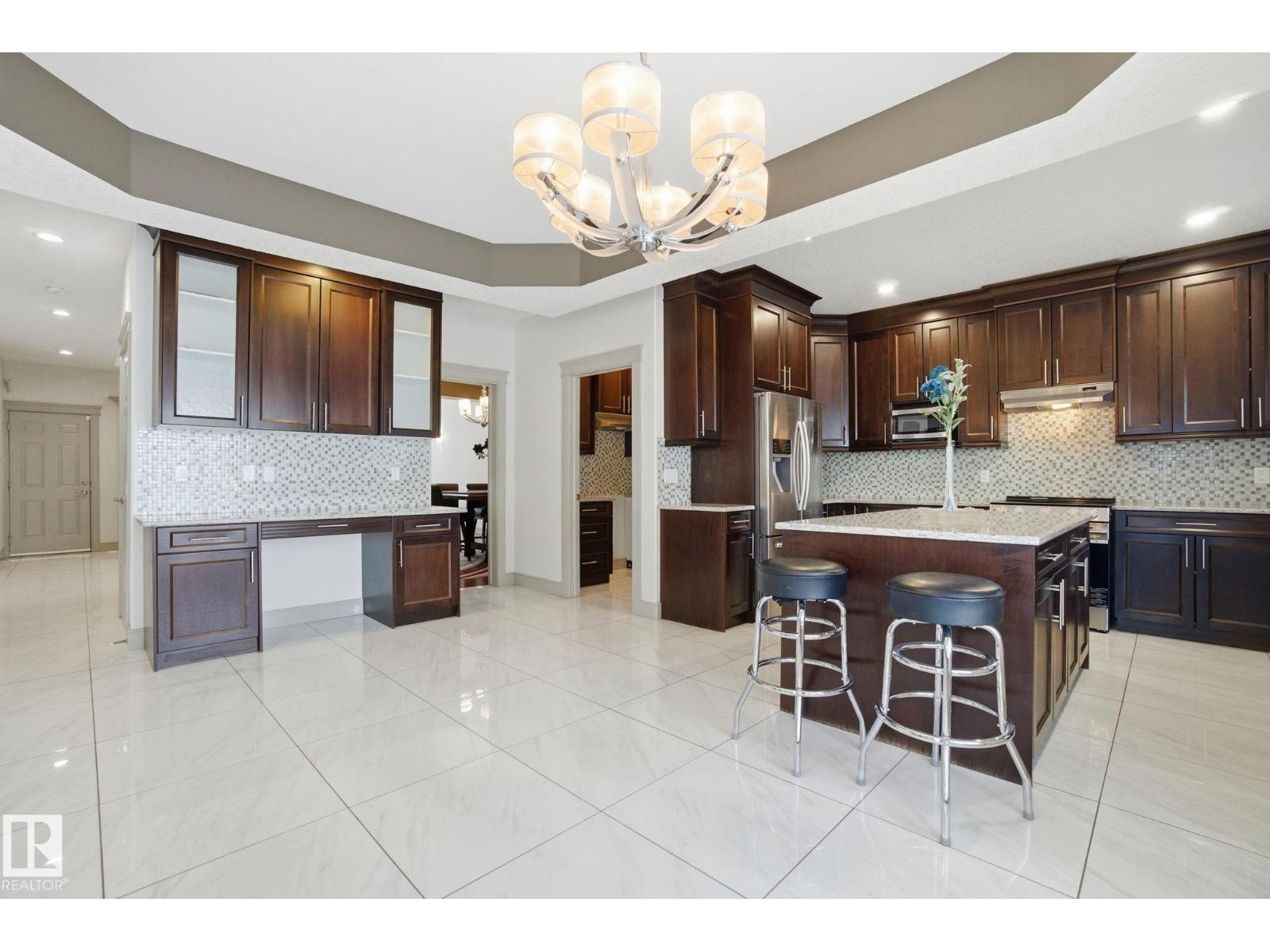 647 FRASER VISTA VS NW, Edmonton