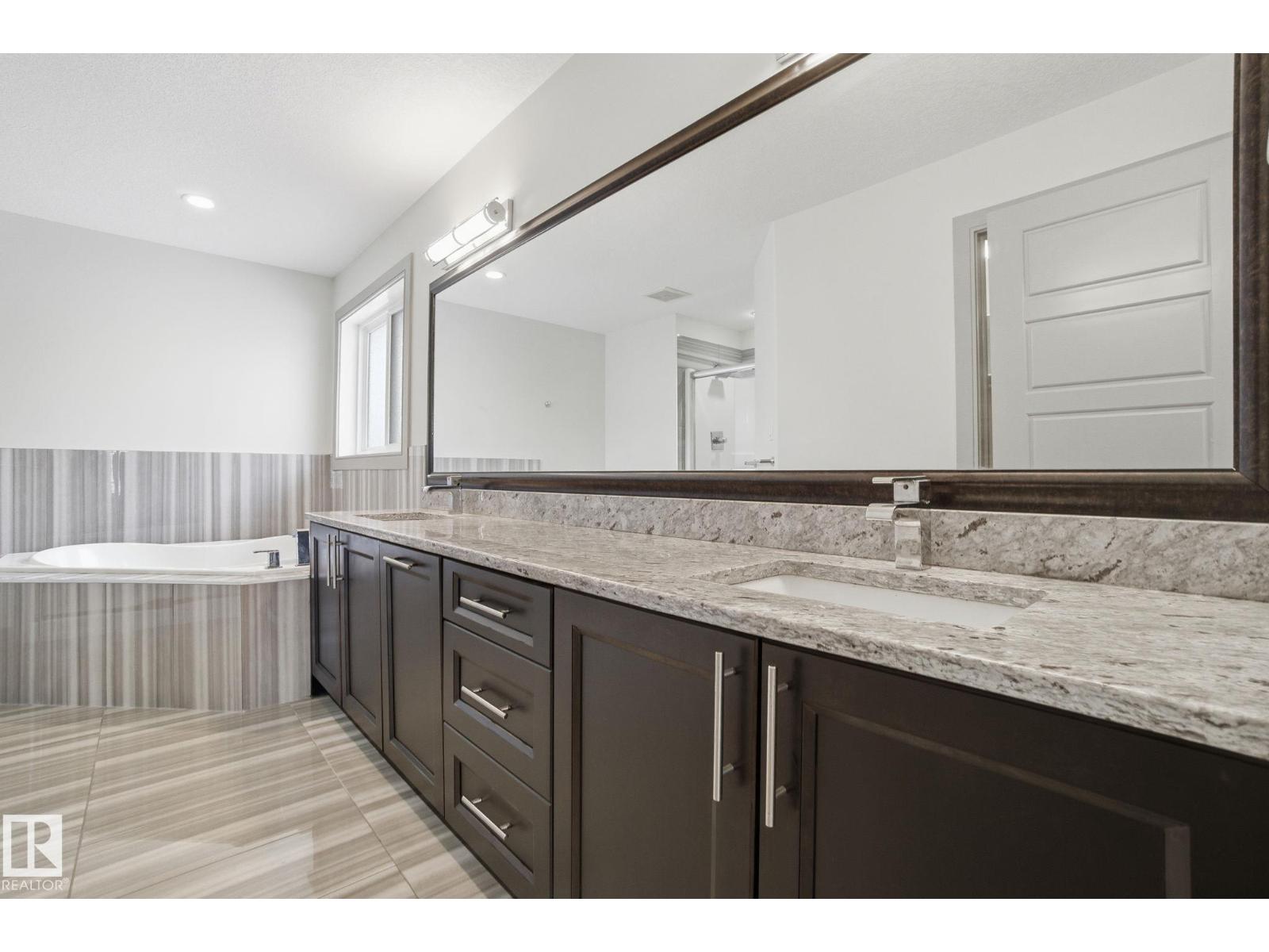 647 FRASER VISTA VS NW, Edmonton