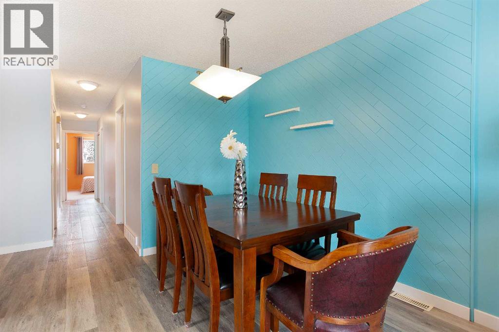 1133 Berkley Drive NW, Calgary, Alberta