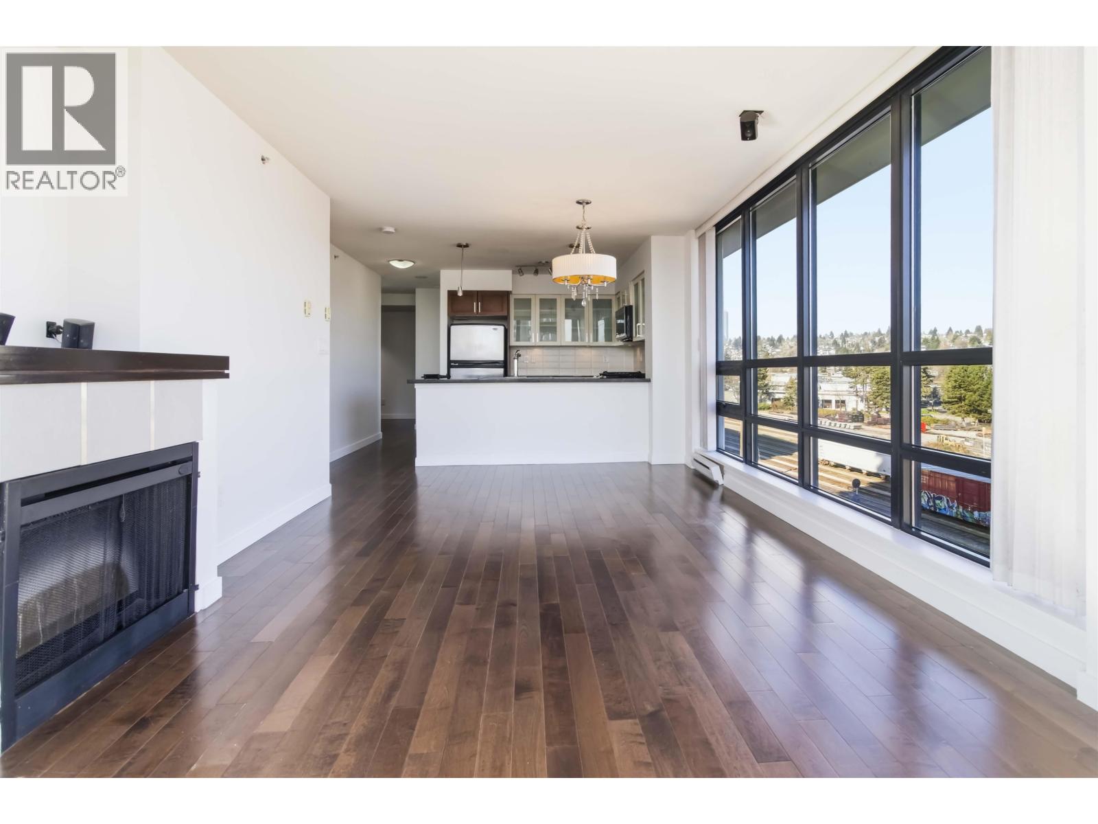 601 1 RENAISSANCE SQUARE, New Westminster