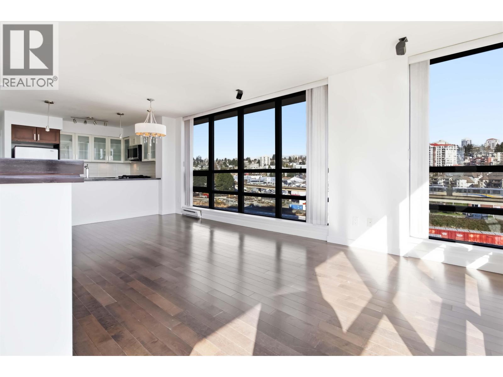 601 1 RENAISSANCE SQUARE, New Westminster