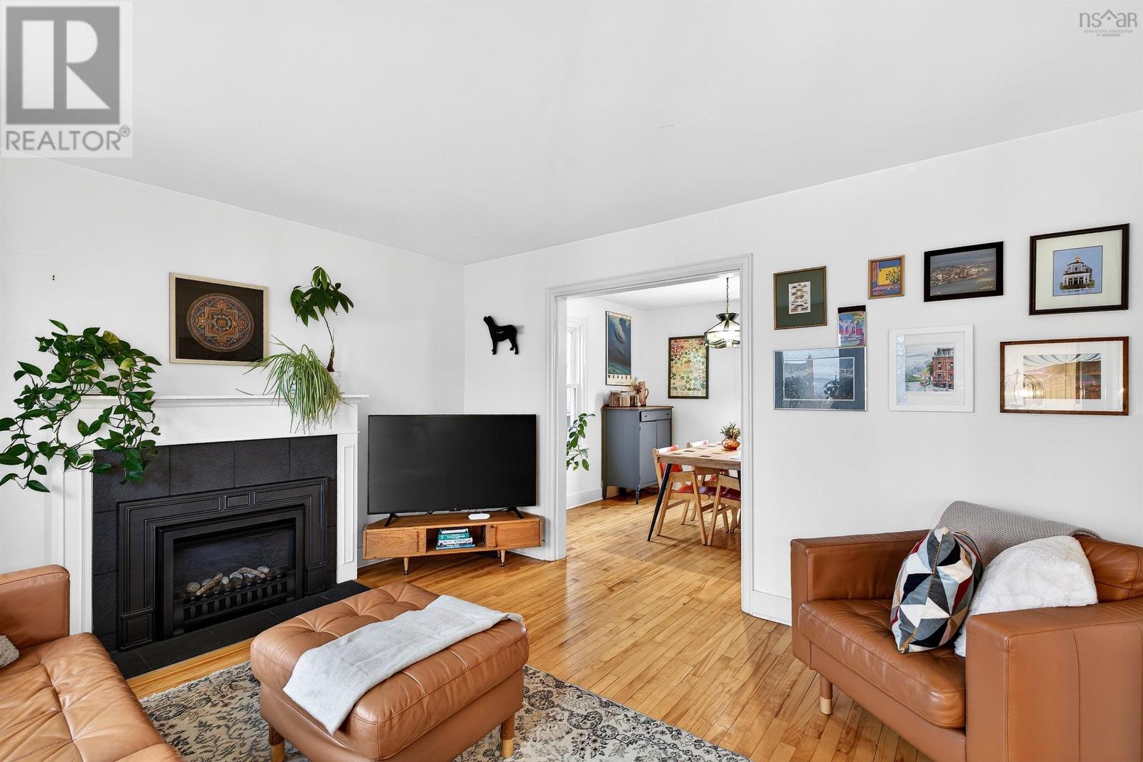 Property 8 of 34 of 3755 High Street