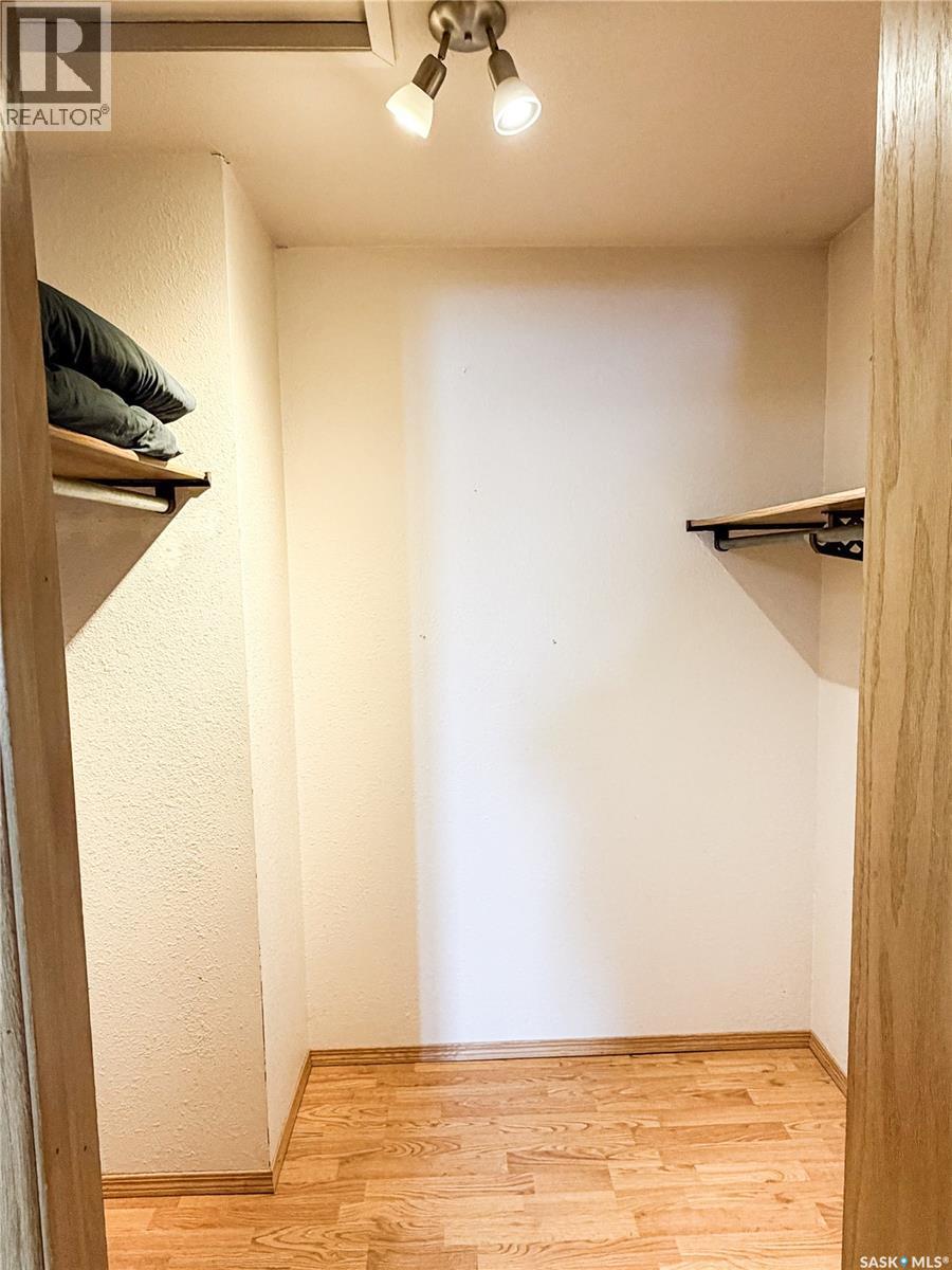 503 6TH AVENUE W - 11