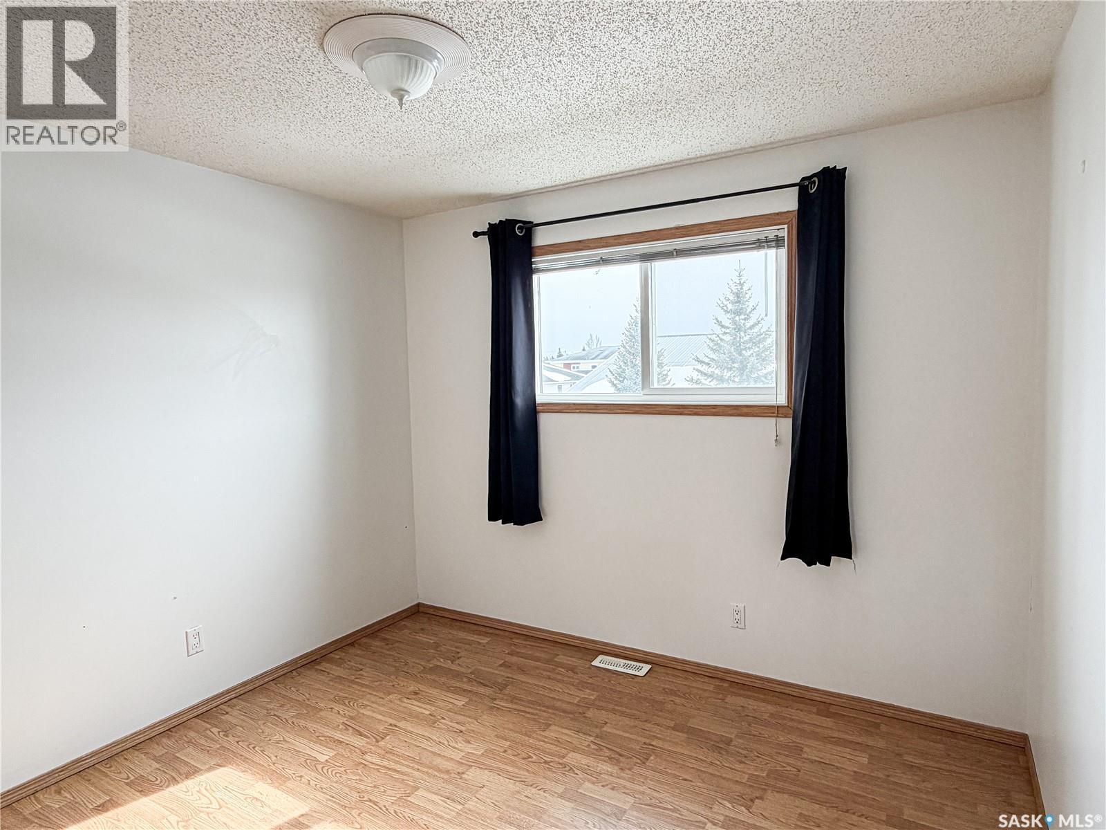 503 6TH AVENUE W - 14