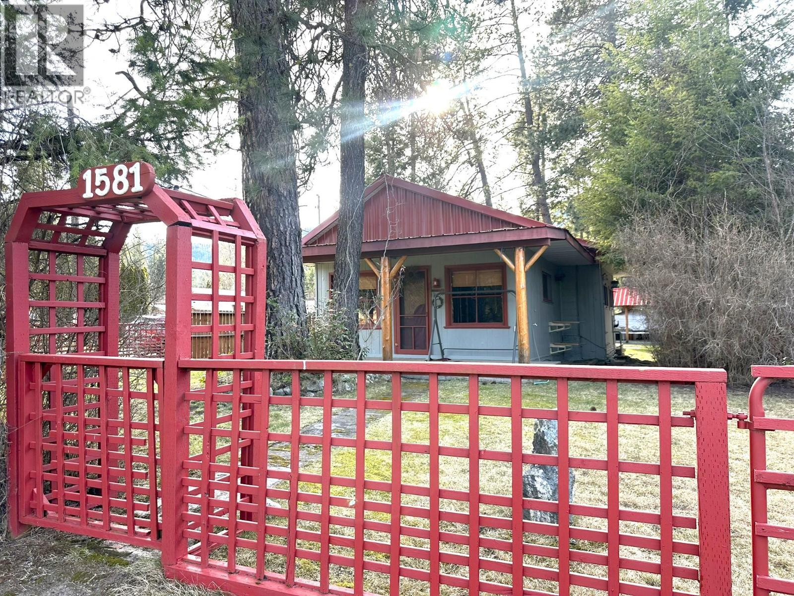 1581 Neimi Road, Christina Lake