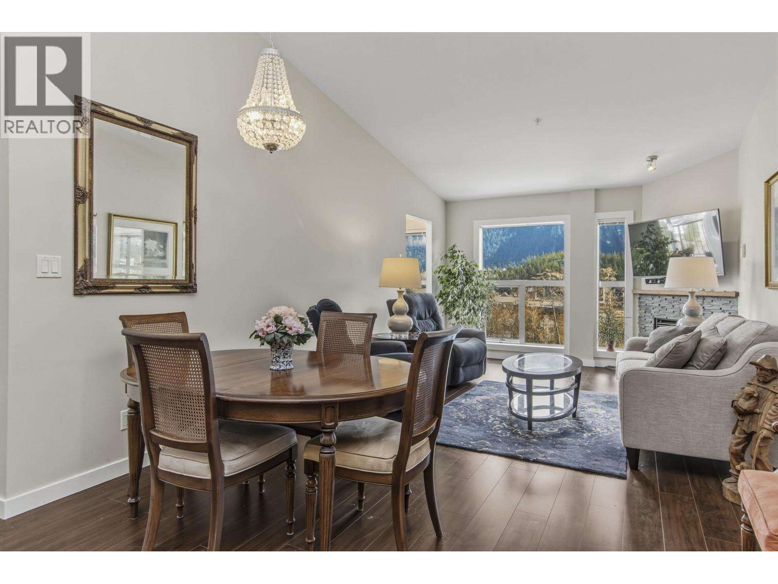 612 1212 MAIN STREET, Squamish