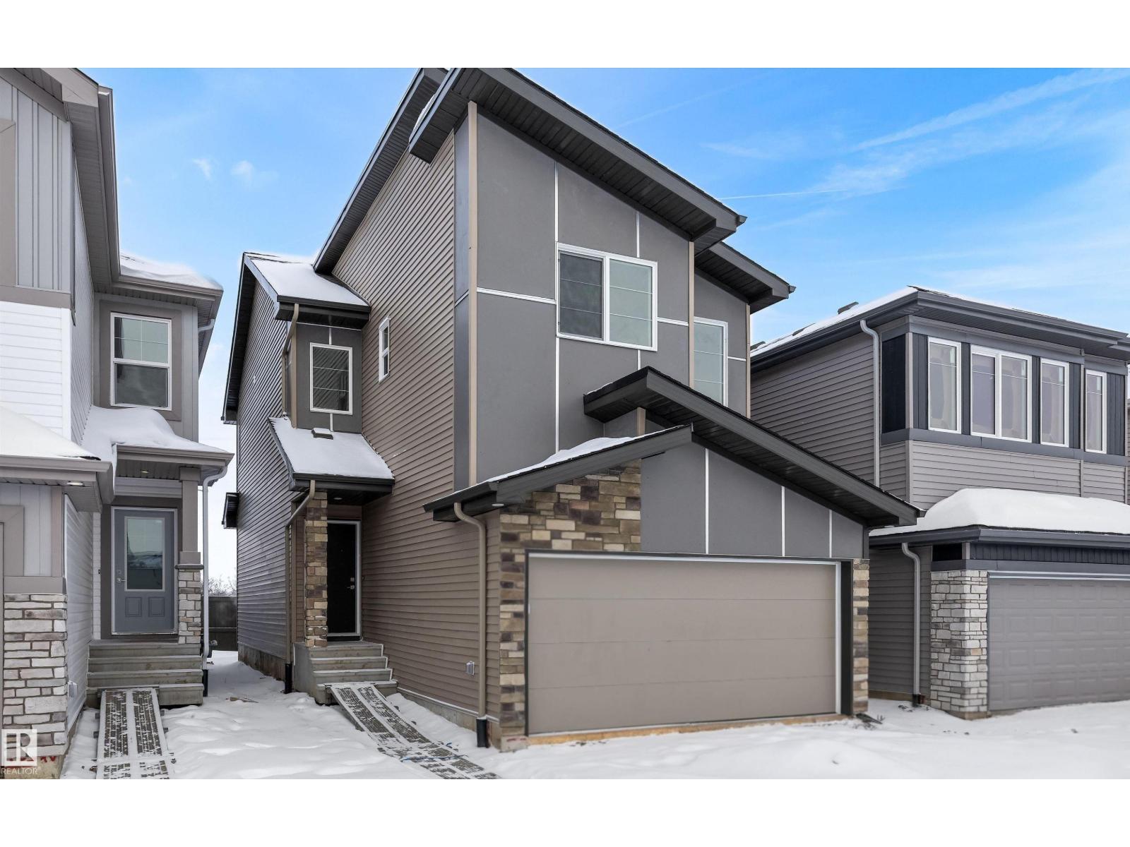8704 183 AV NW - 2