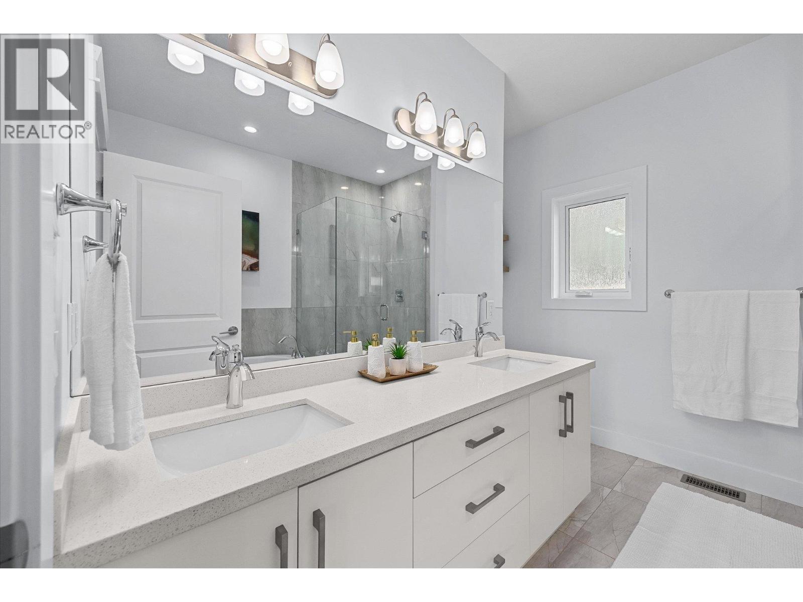 6028 Gerrie Road, Peachland