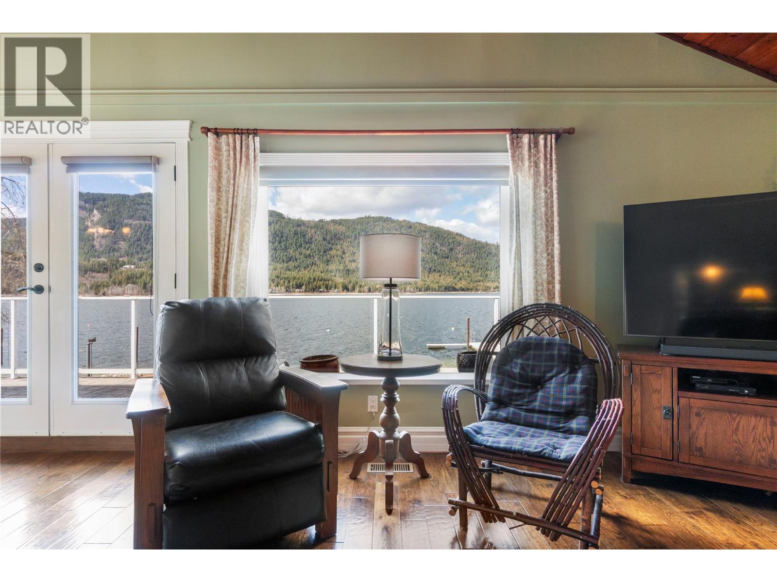  82 Montcalm Crescent, Sicamous