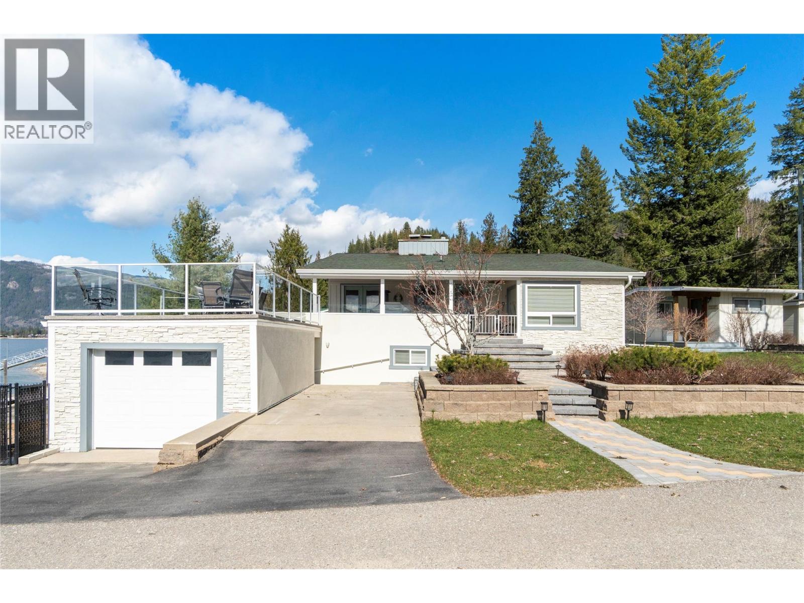  82 Montcalm Crescent, Sicamous