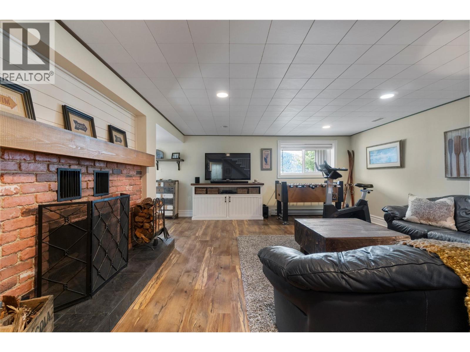  82 Montcalm Crescent, Sicamous