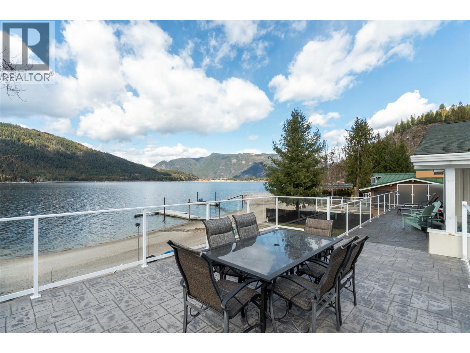  82 Montcalm Crescent, Sicamous