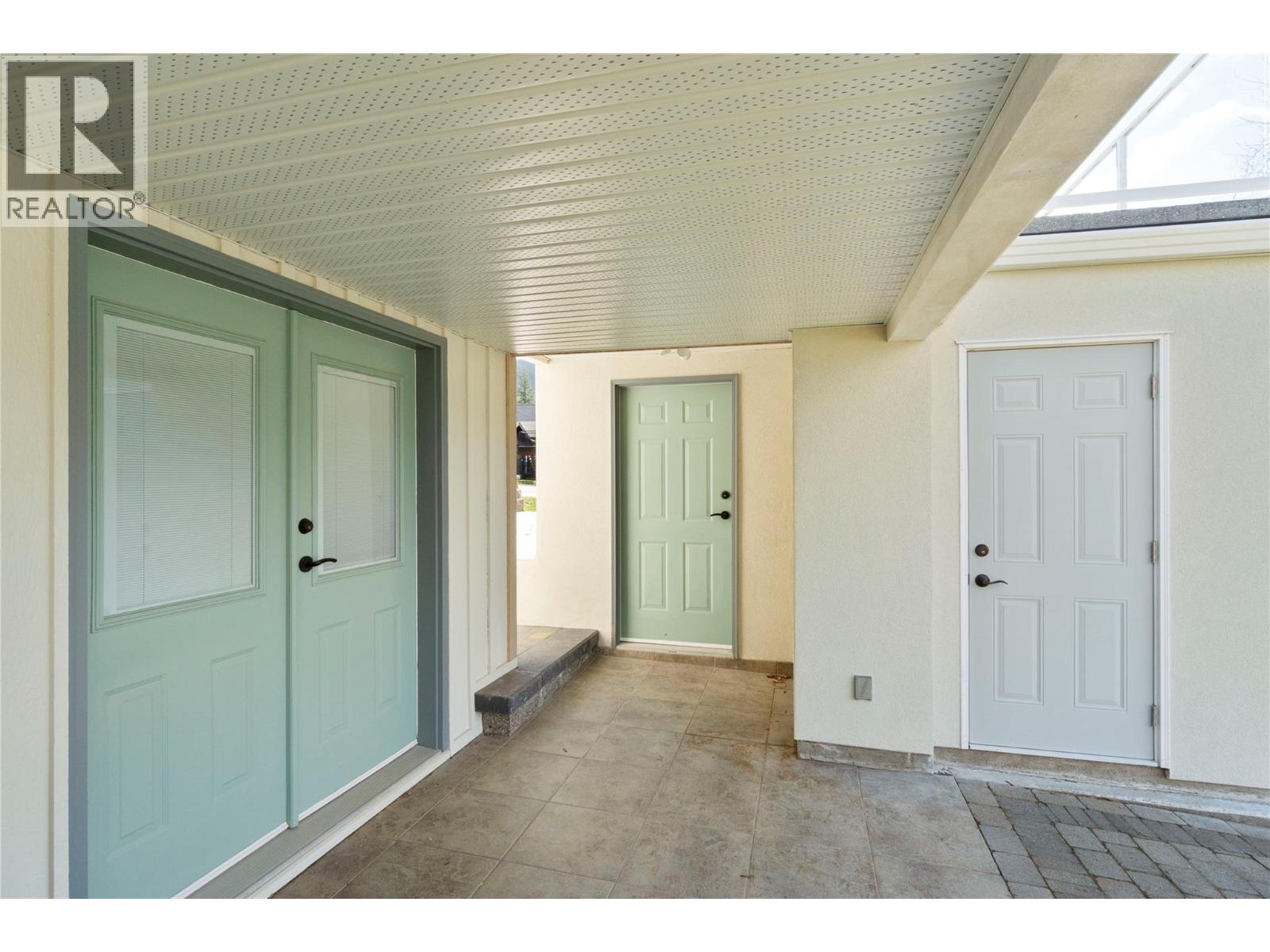  82 Montcalm Crescent, Sicamous