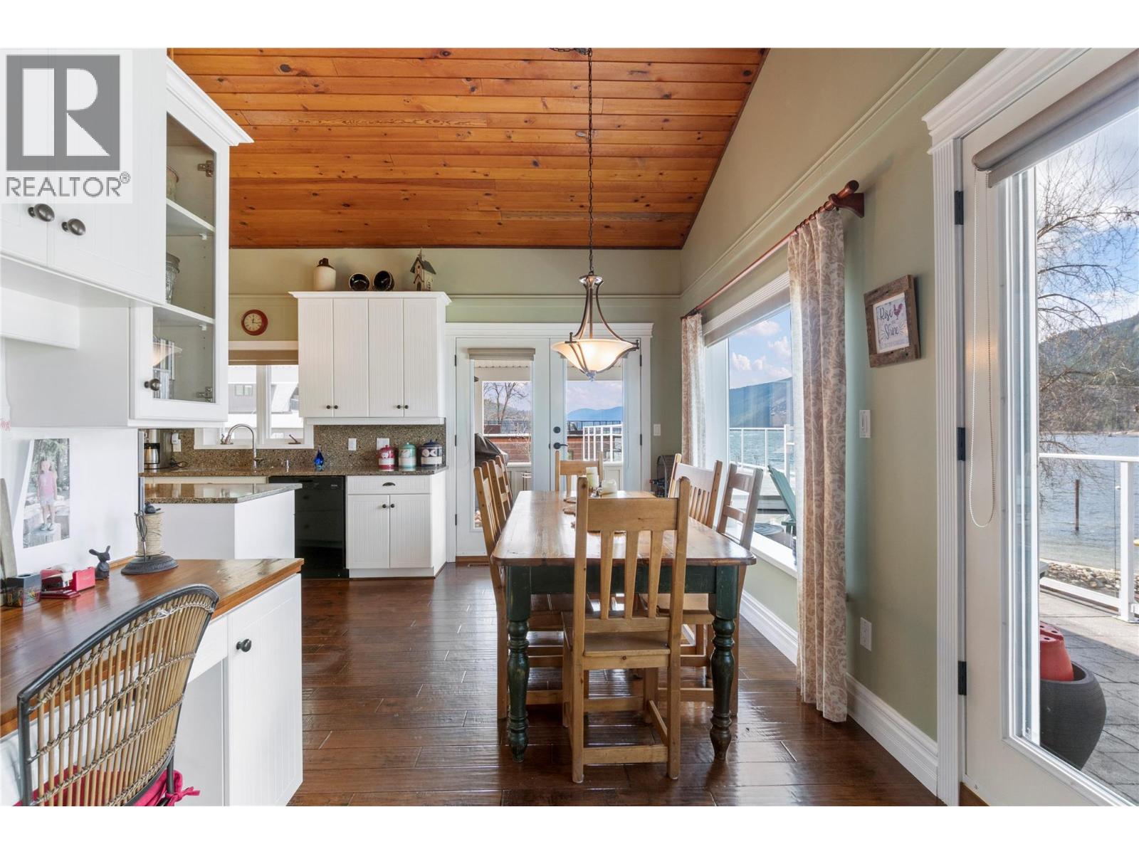  82 Montcalm Crescent, Sicamous