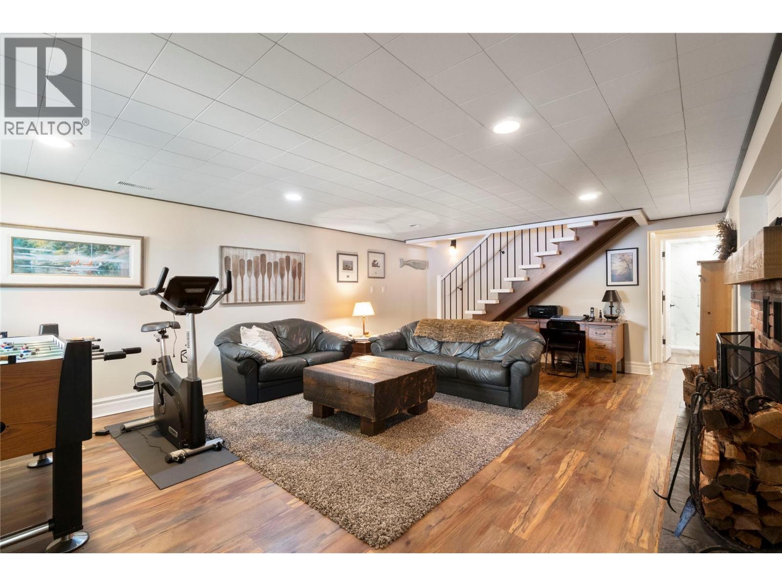  82 Montcalm Crescent, Sicamous