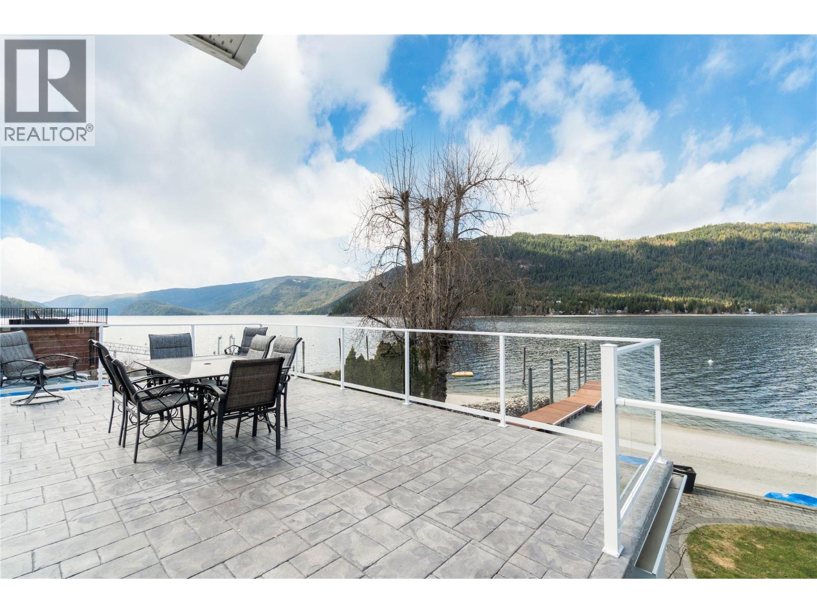  82 Montcalm Crescent, Sicamous