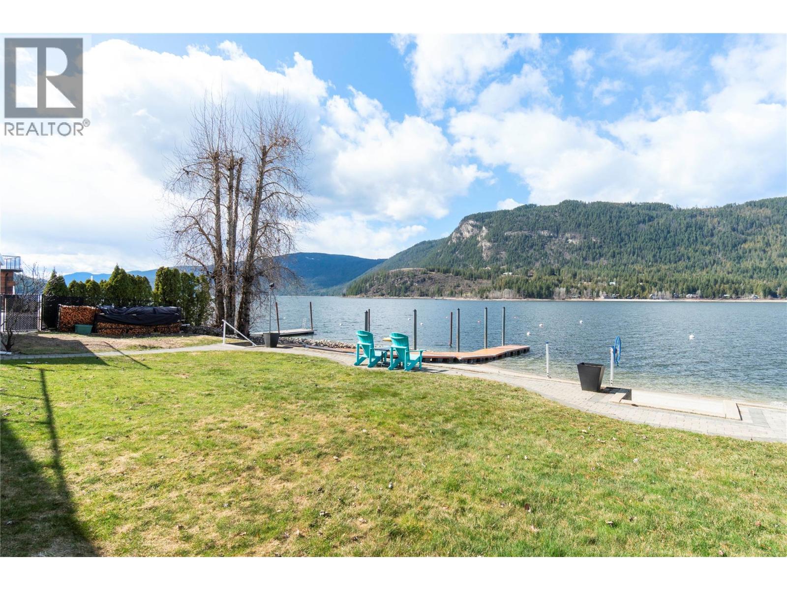  82 Montcalm Crescent, Sicamous