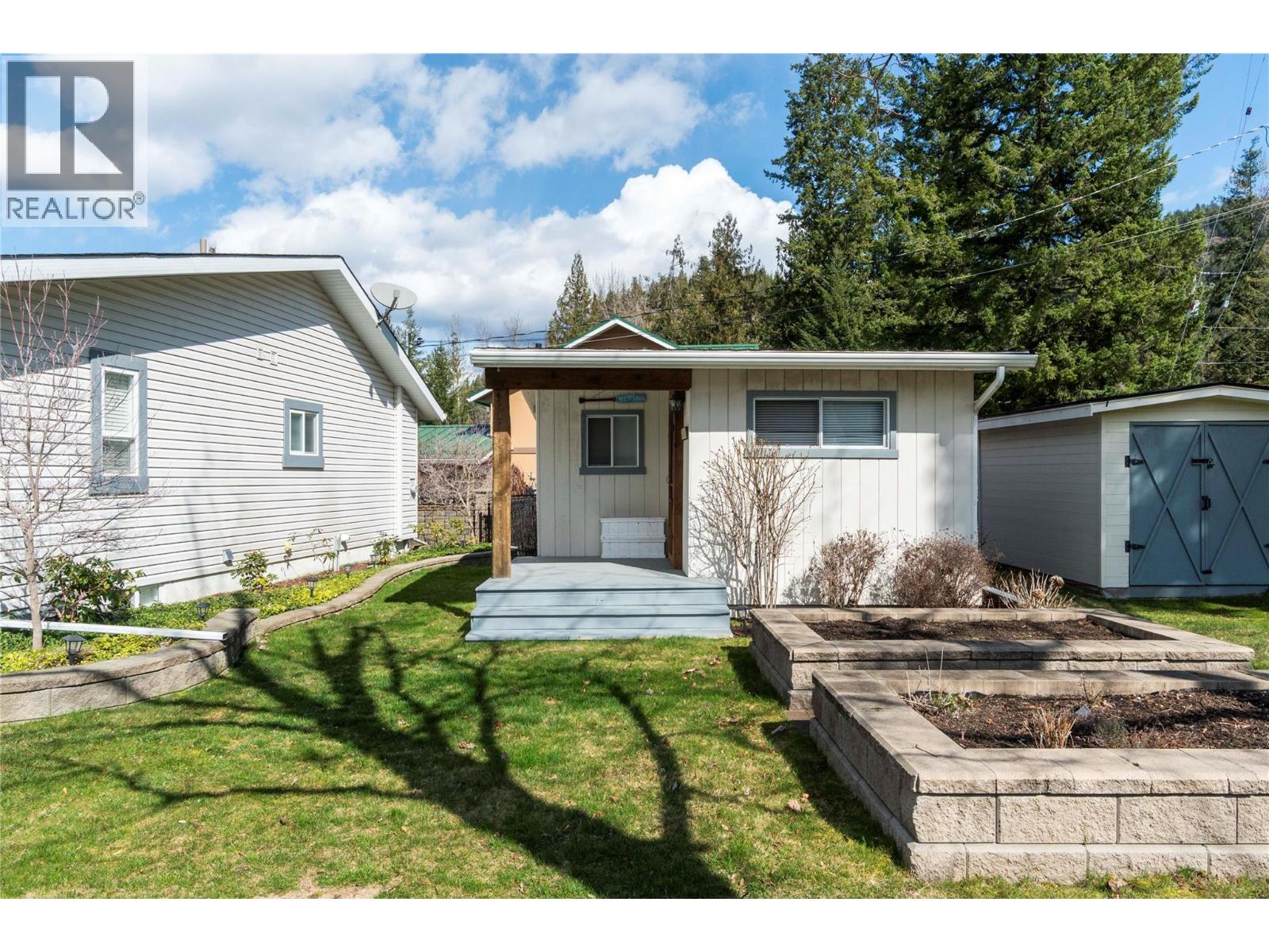 82 Montcalm Crescent, Sicamous
