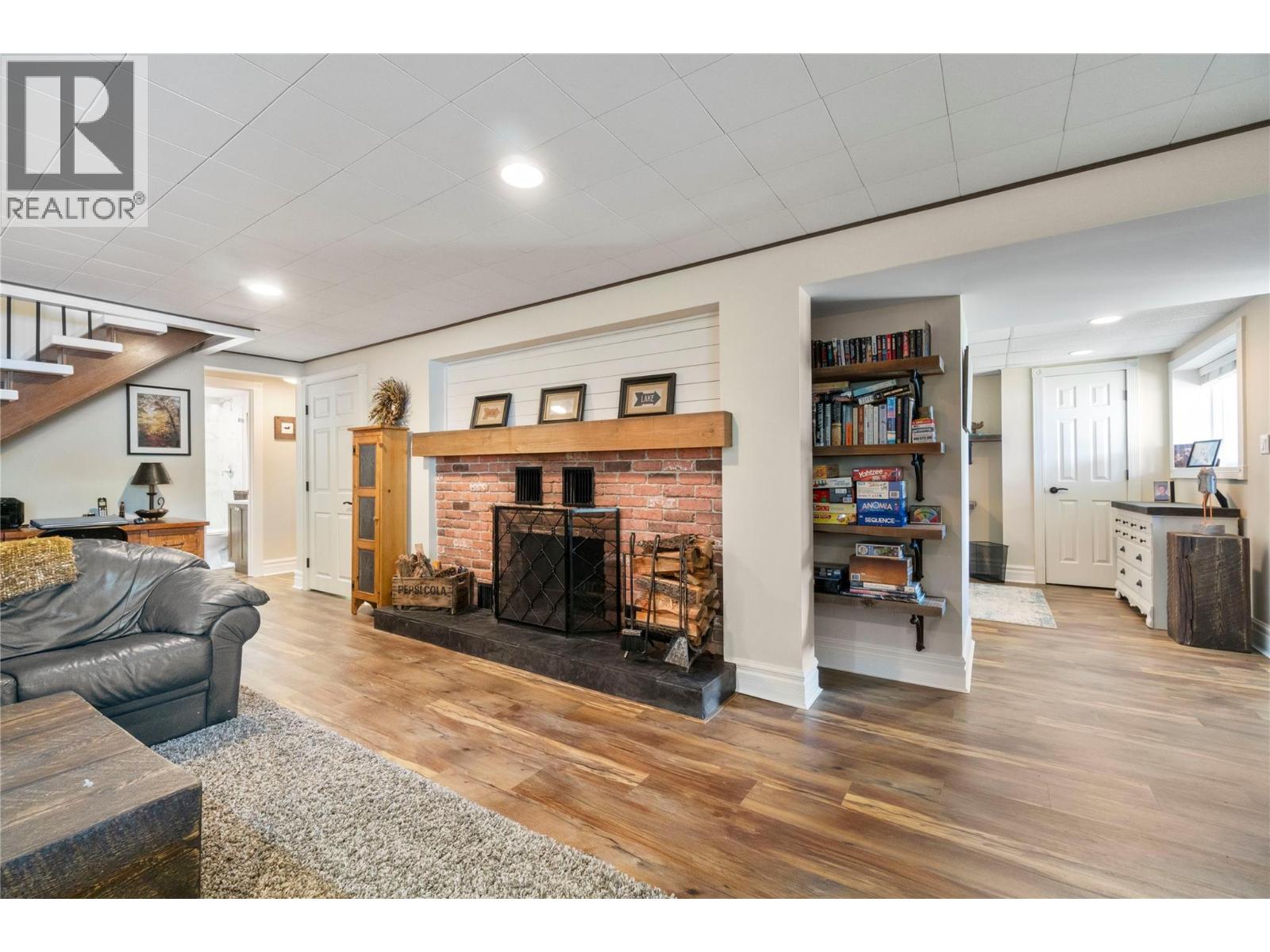  82 Montcalm Crescent, Sicamous