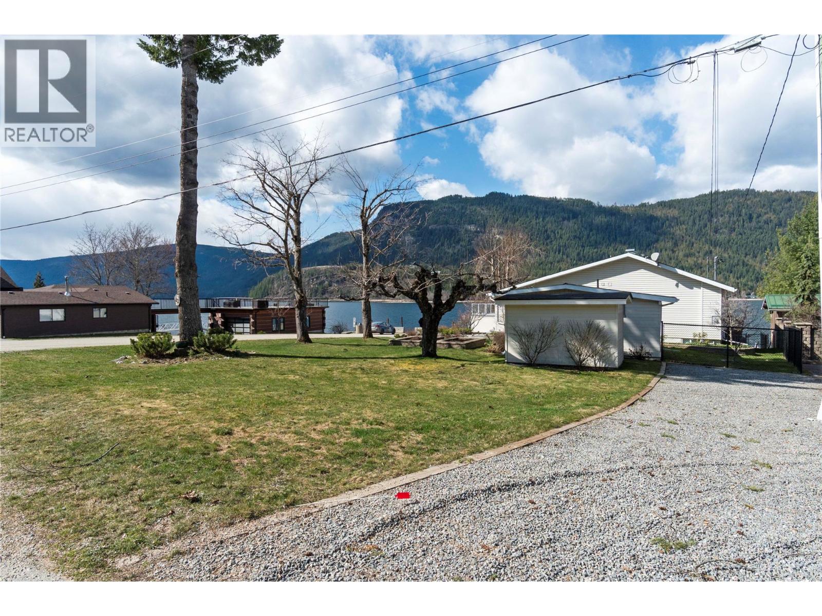  82 Montcalm Crescent, Sicamous