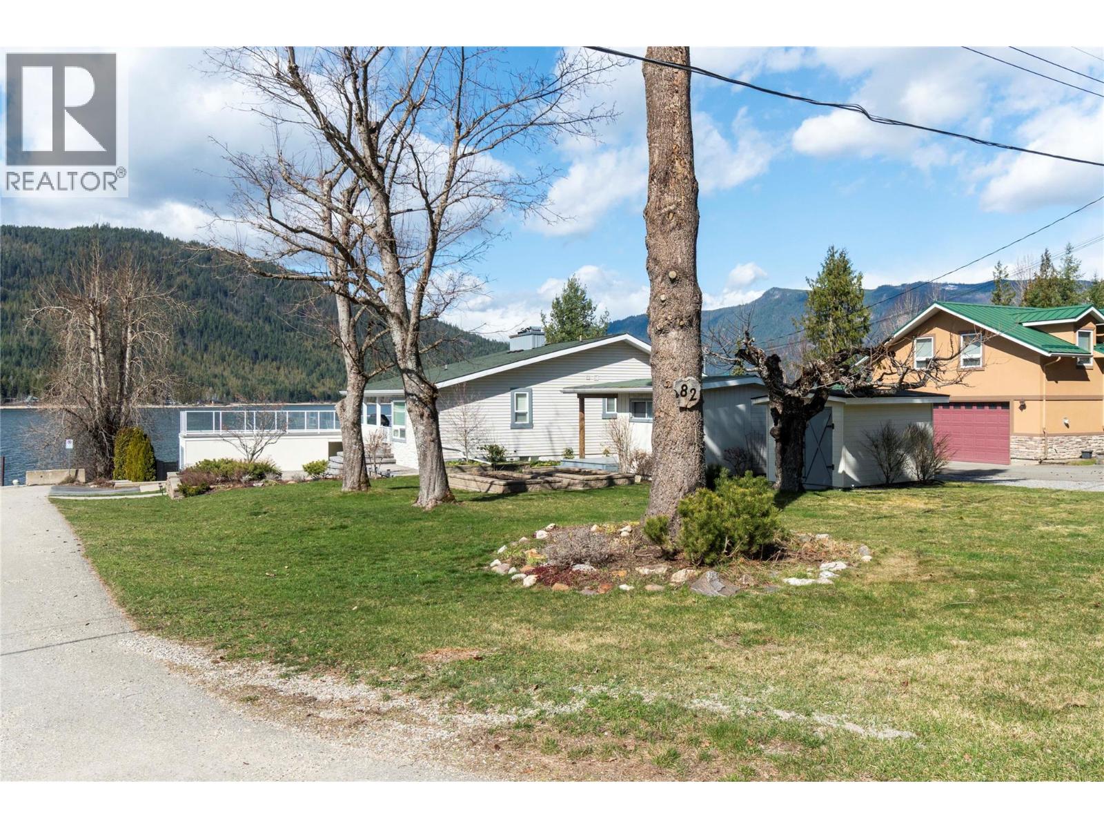  82 Montcalm Crescent, Sicamous