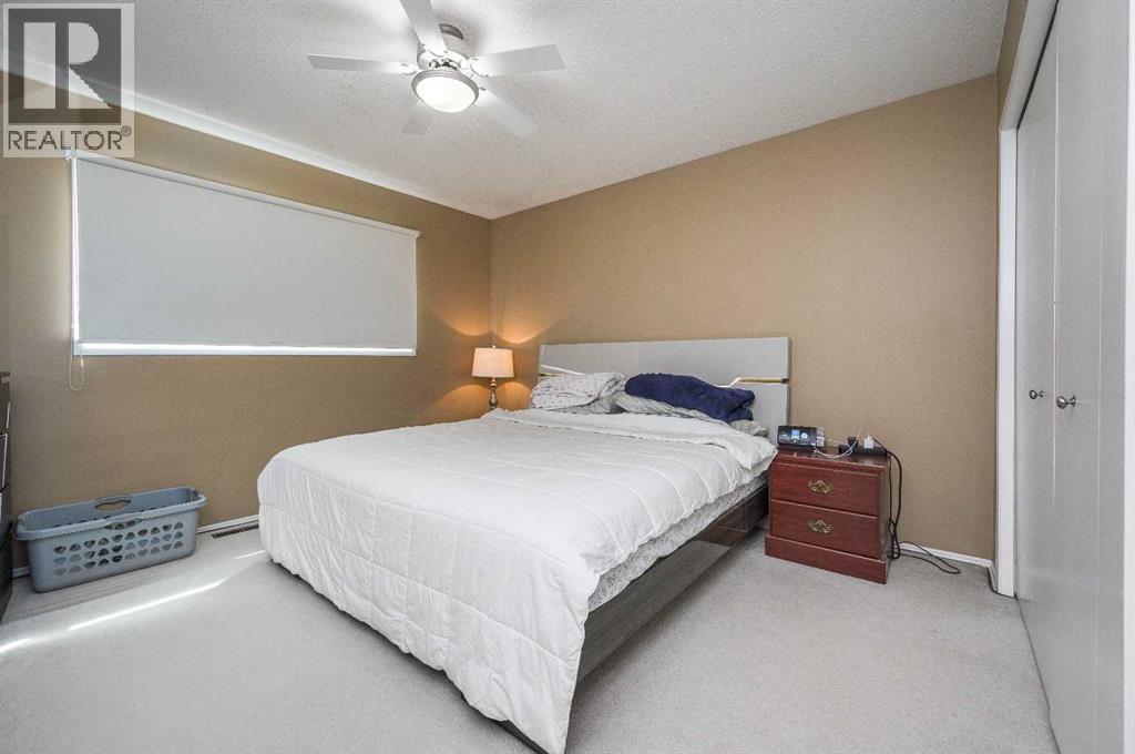 Single Family House for Sale in  Rundlelawn Way NE Rundle Calgary 