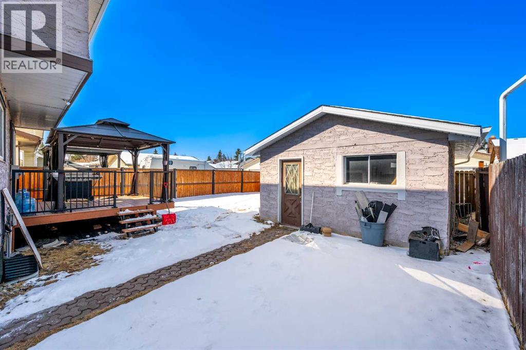 Single Family House for Sale in  Rundlelawn Way NE Rundle Calgary 