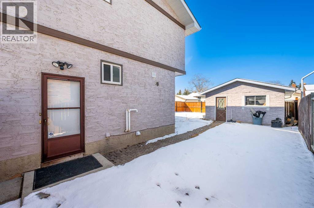 Single Family House for Sale in  Rundlelawn Way NE Rundle Calgary 