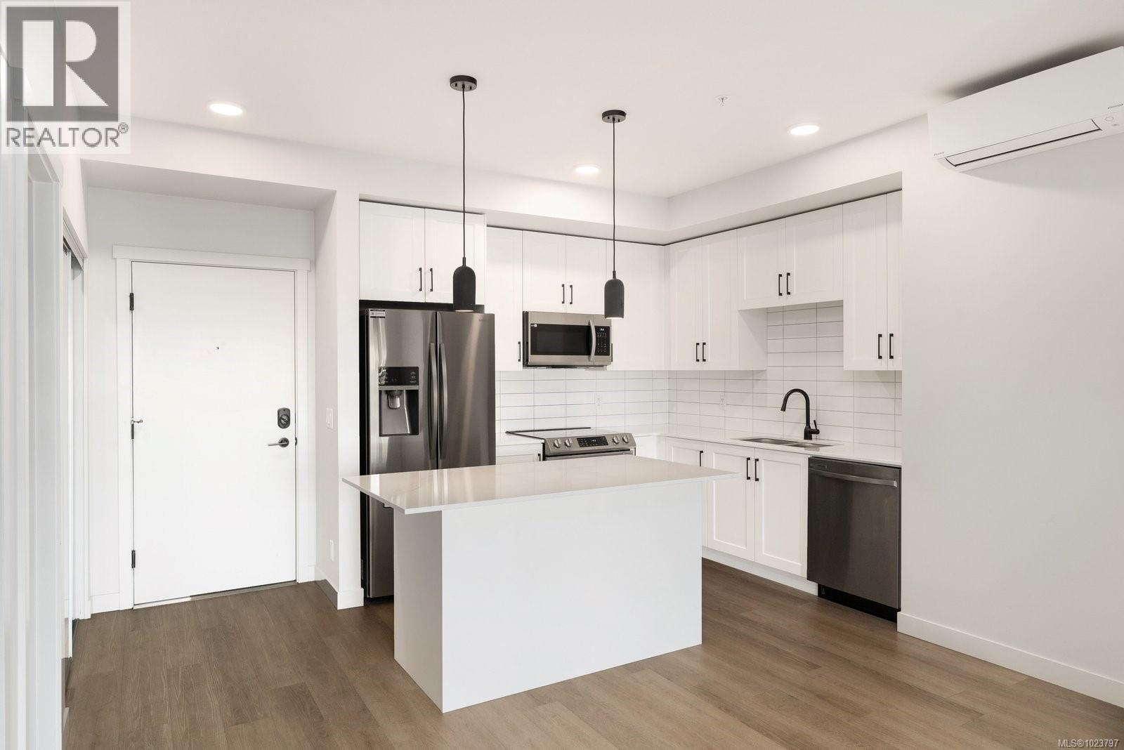 408 2469 Gateway Road, Langford