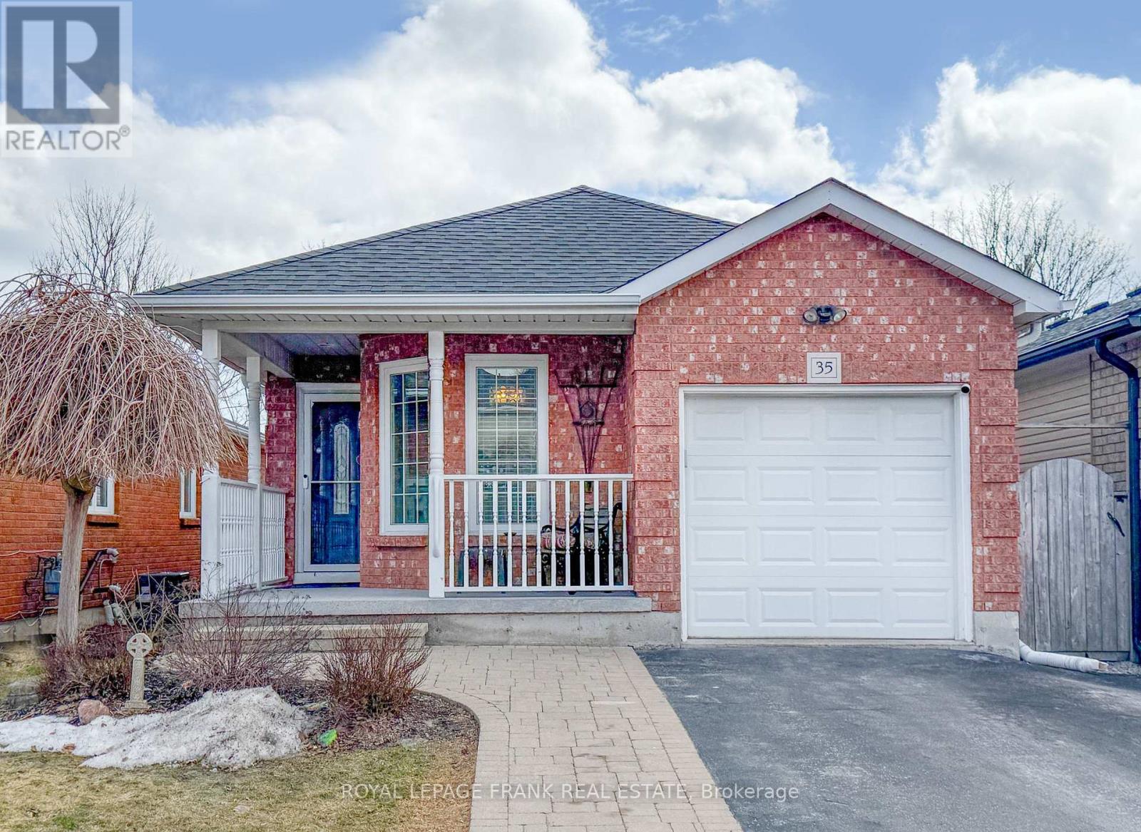 35 DALE PARK DRIVE,Clarington (Courtice),,