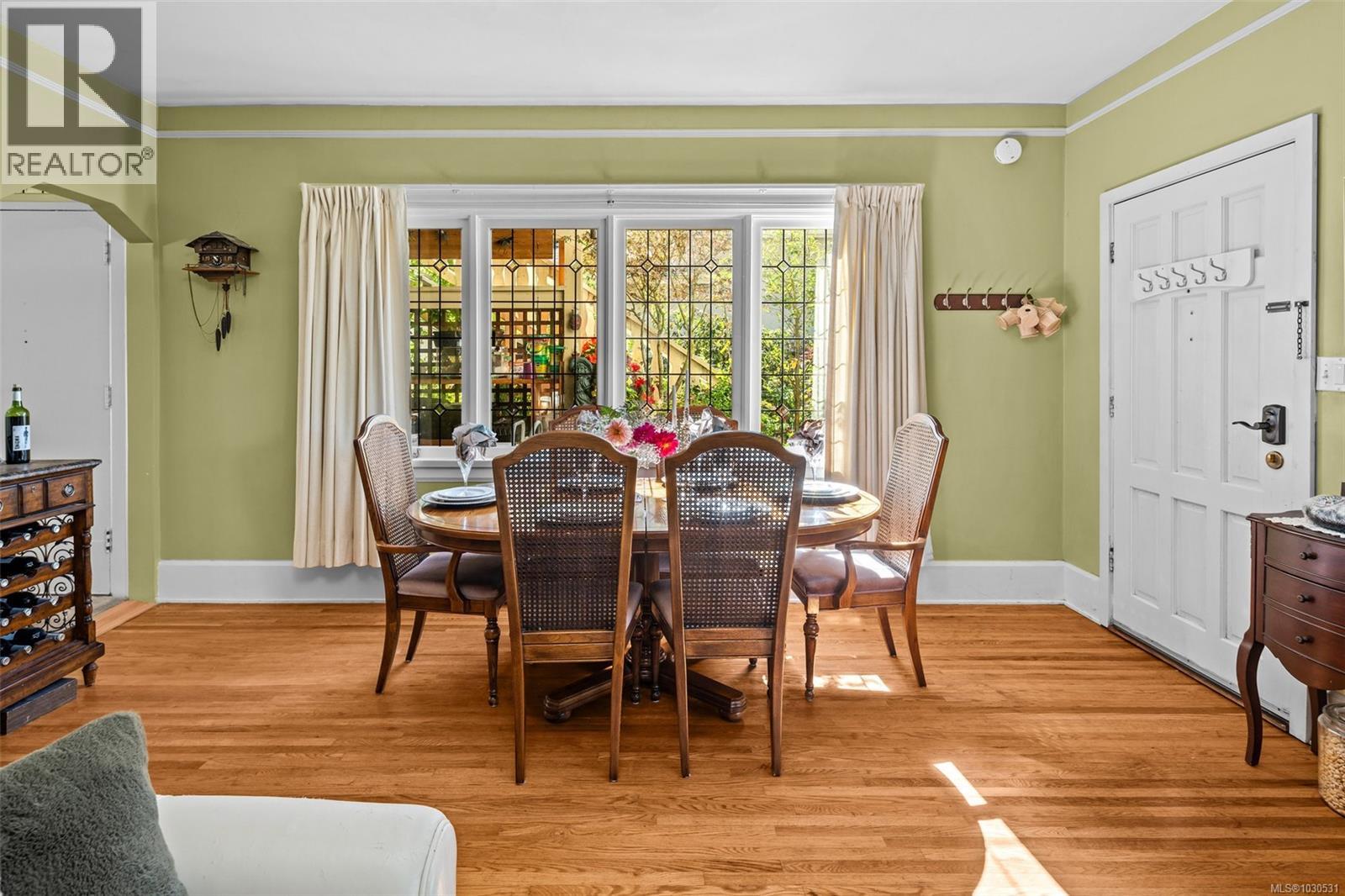 1043/1045 Belmont Ave - 13